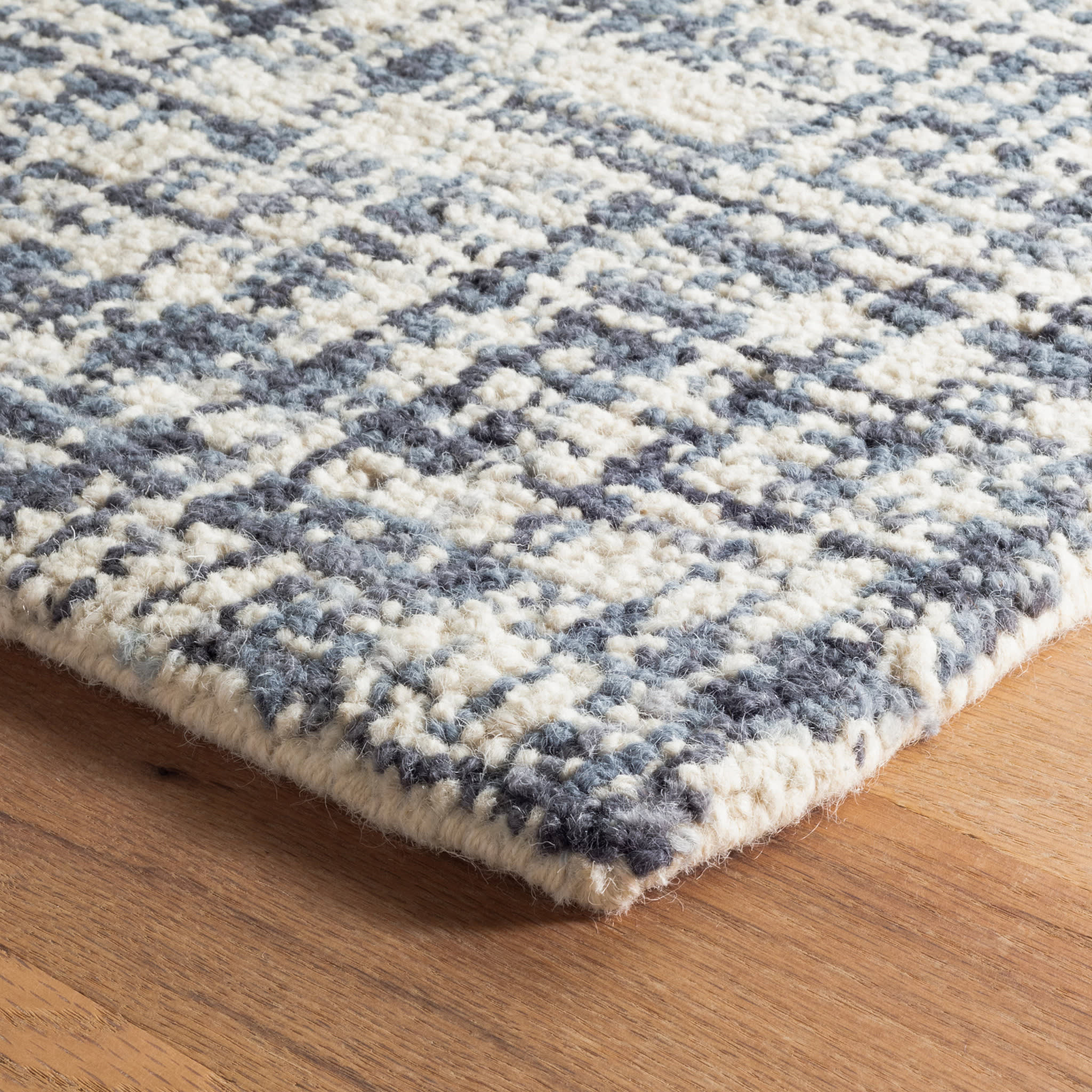 Olio Hand Hooked Wool Rug | Blue - Image 3