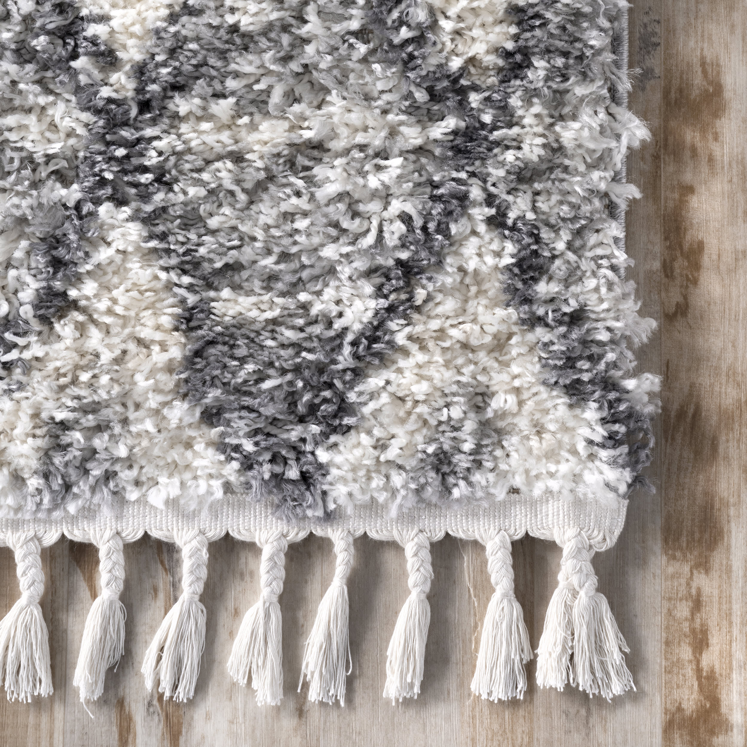 Ombre Trellis Shag With Tassels Rug | Grey - Image 3