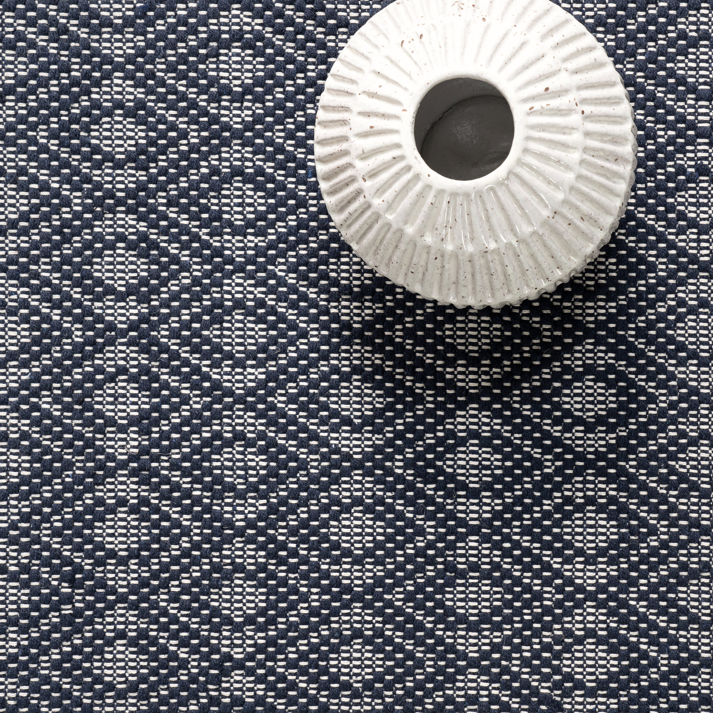 Optic Diamond Handwoven Cotton Rug | Blue - Image 7