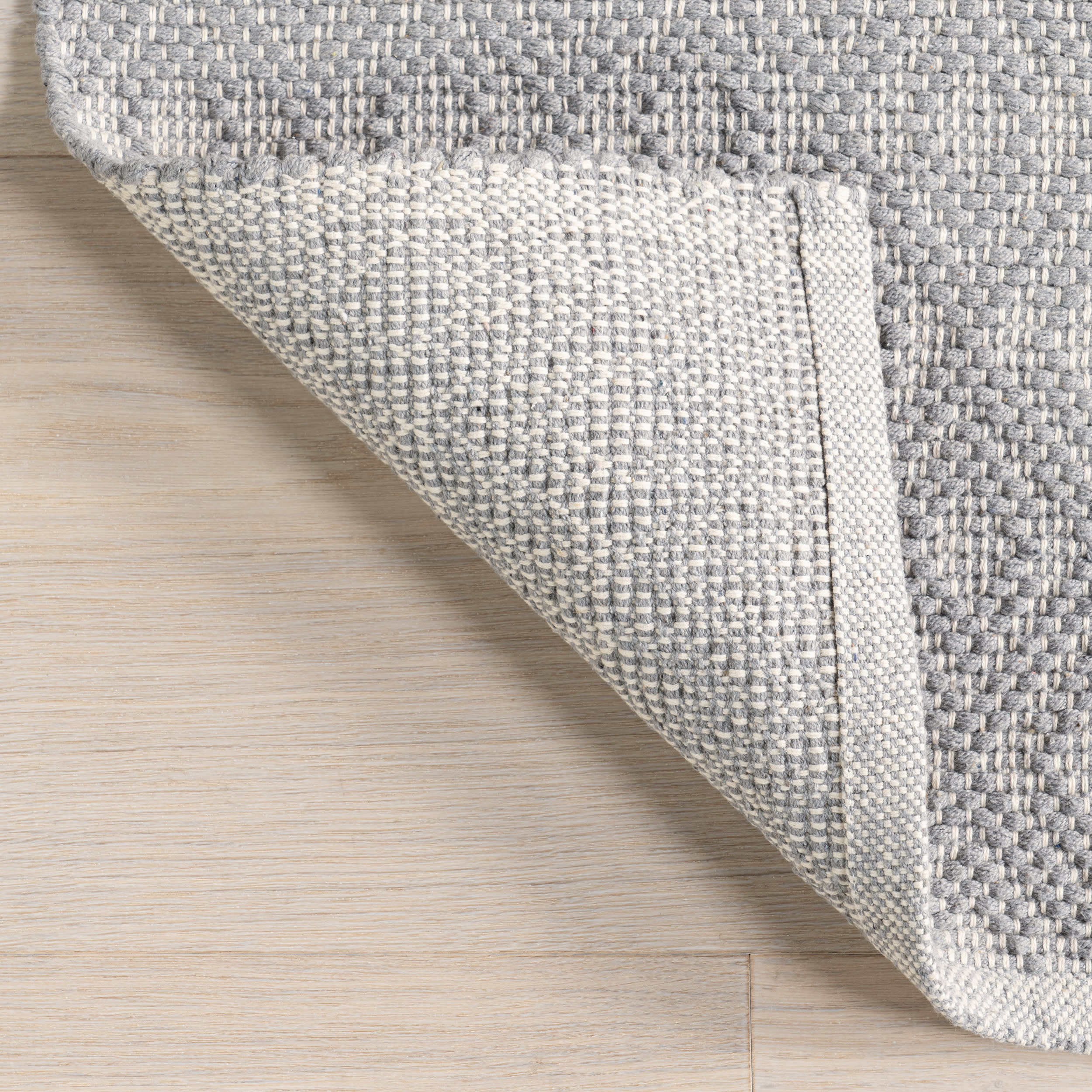 Optic Diamond Handwoven Cotton Rug | Grey - Image 6