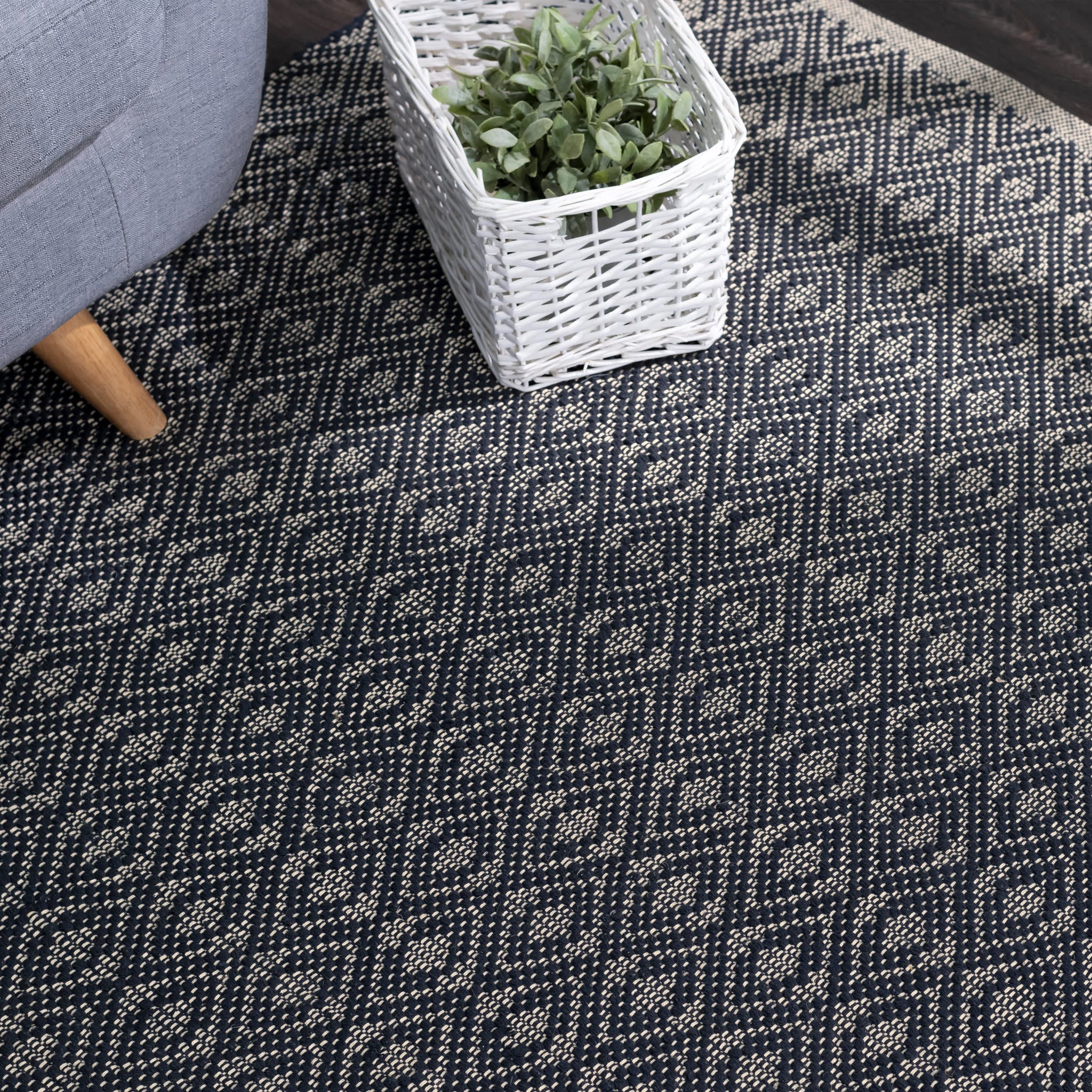 Optic Diamond Handwoven Cotton Rug | Navy/Ivory - Image 3