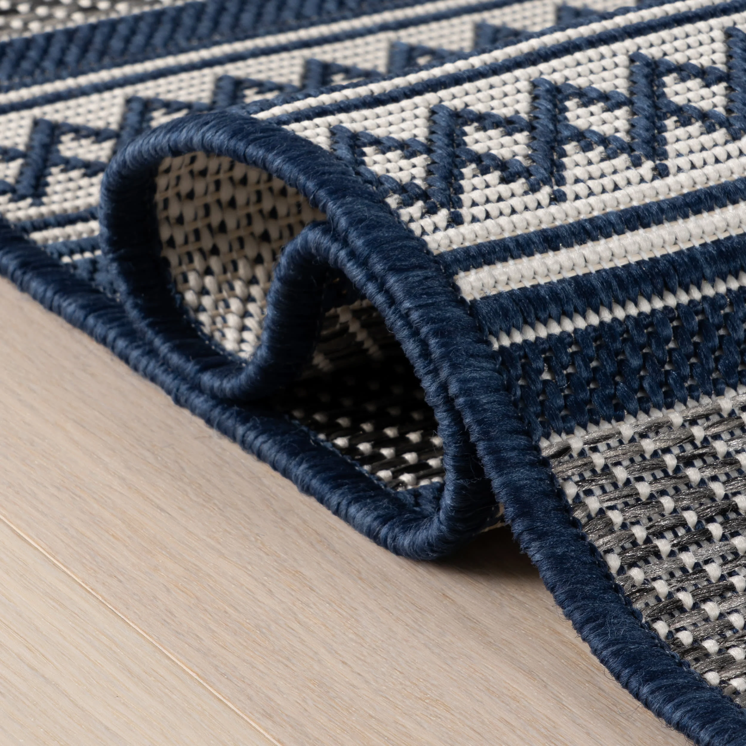 Oristela Modern Abstract Indoor/Outdoor Rug | Navy - Image 11