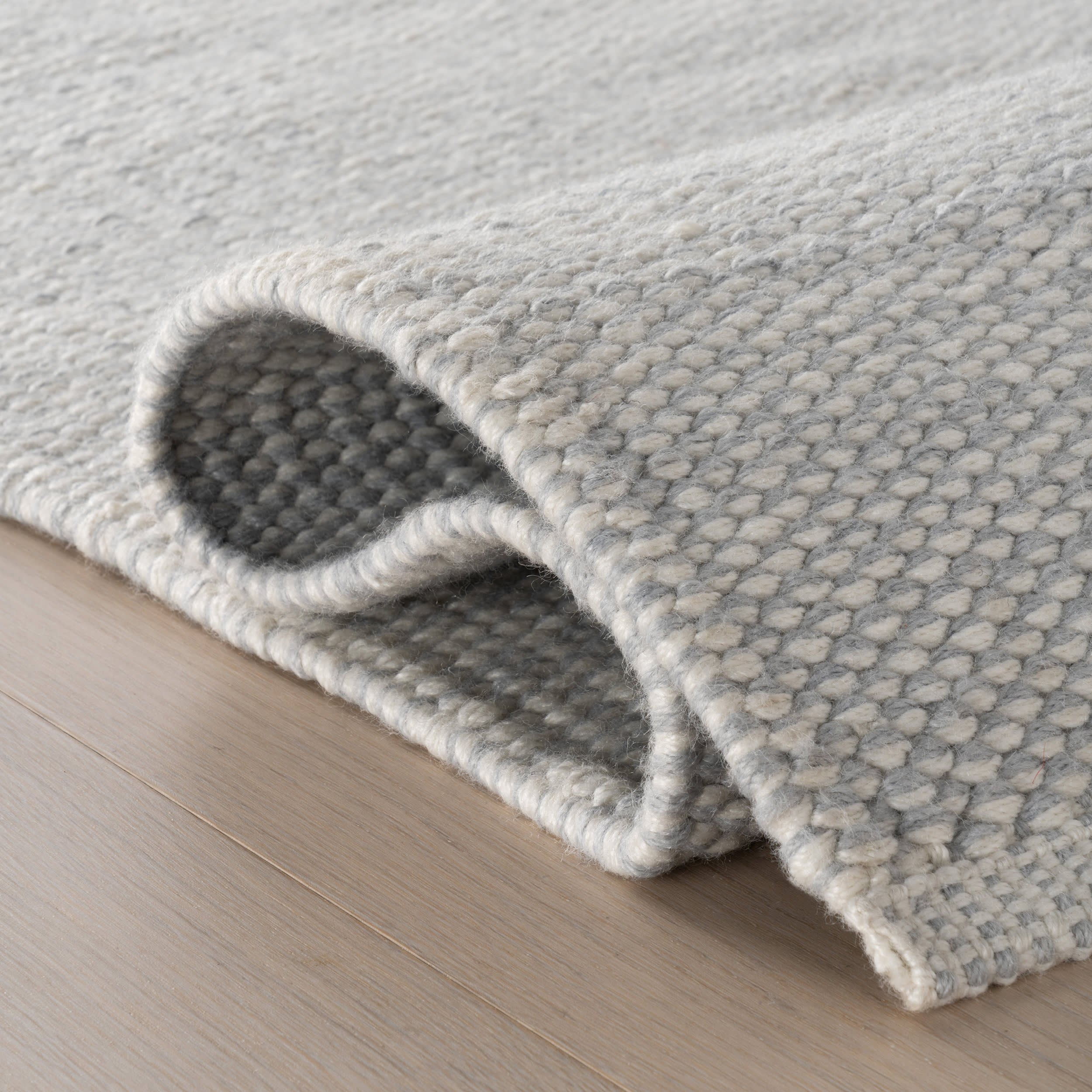 Pebble Handwoven Performance Rug | Grey - Image 5
