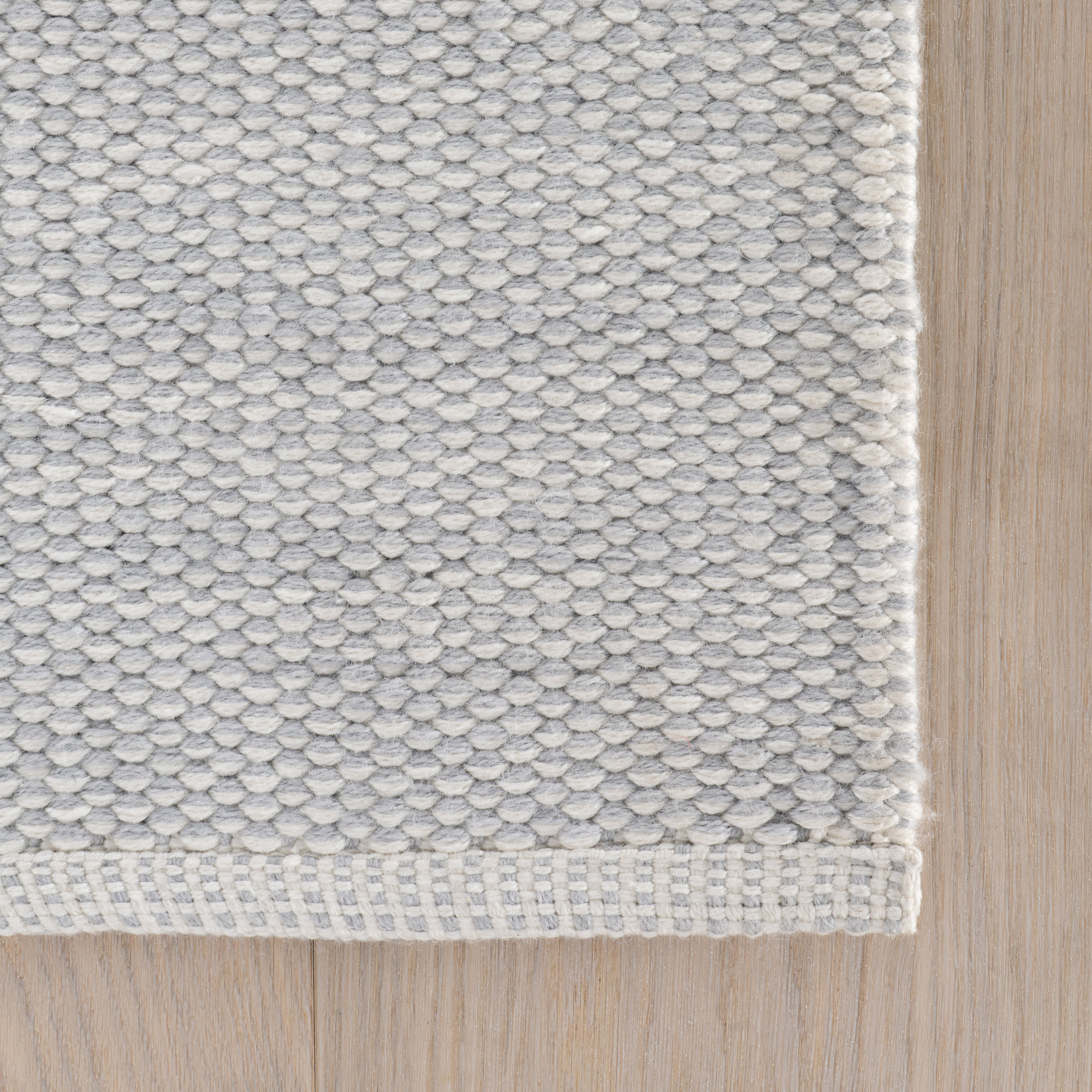 Pebble Handwoven Performance Rug | Grey - Image 8