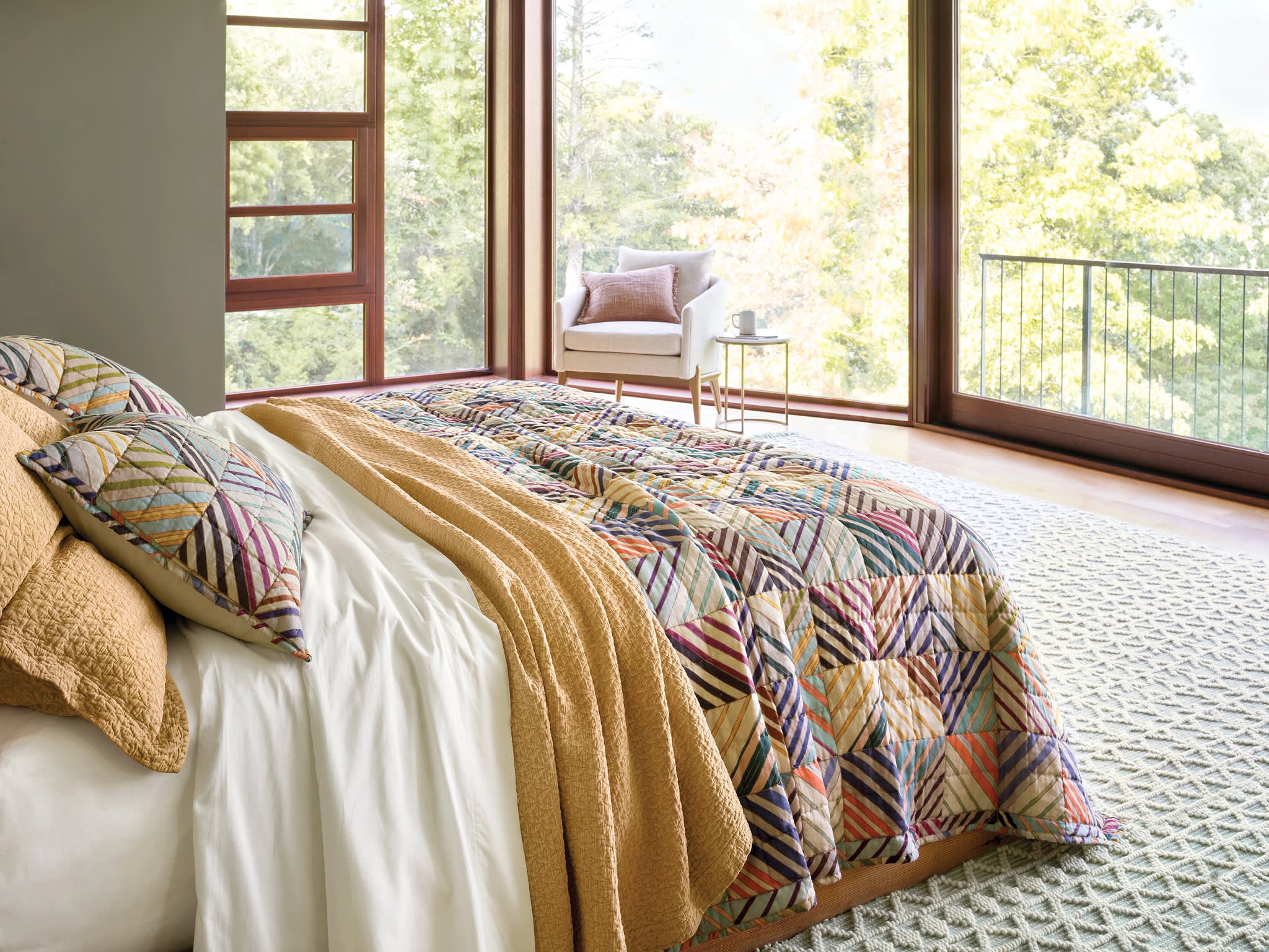 Potter Linen Quilt | Multi - Image 2