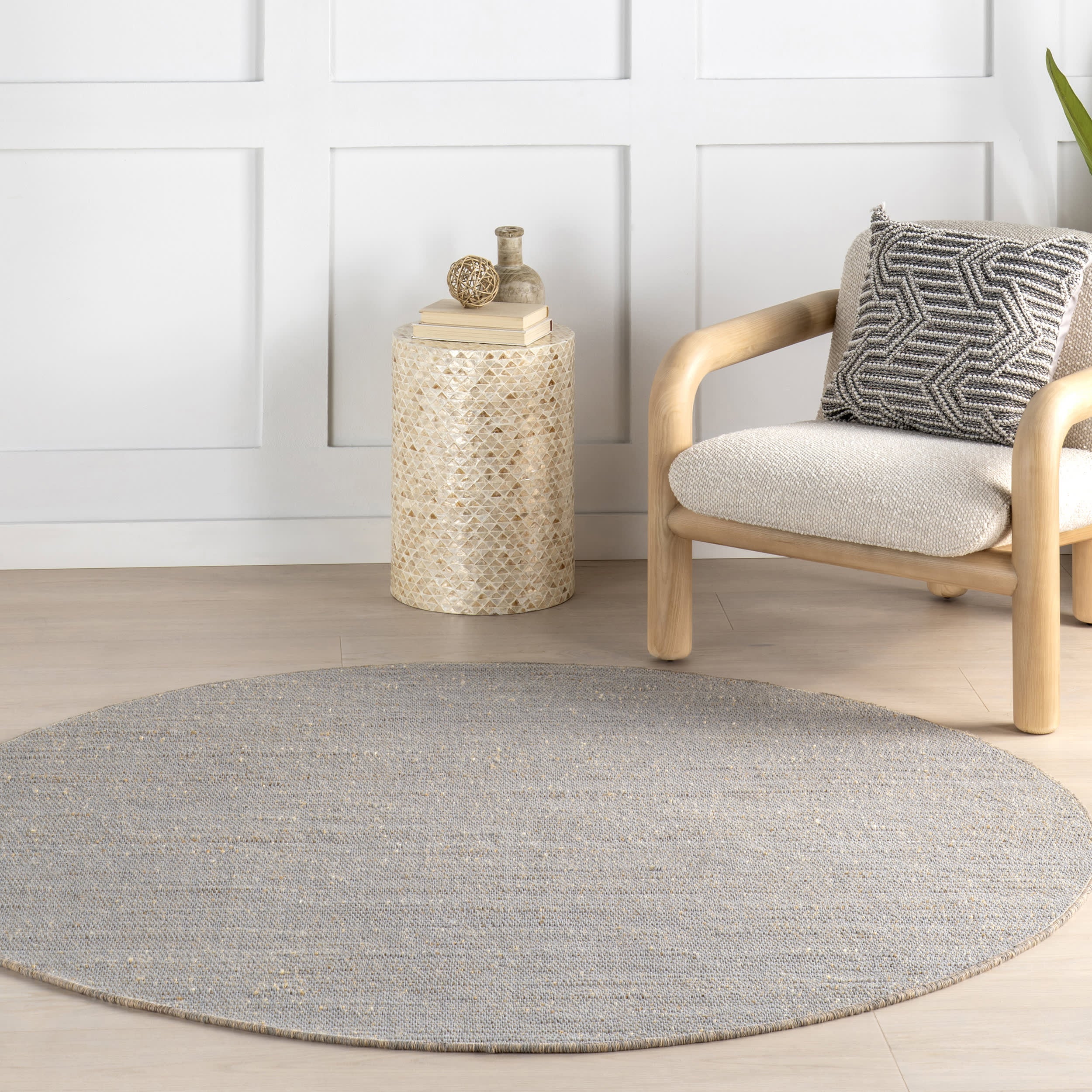Perfect Handwoven Jute-Blend Rug | Grey - Image 2