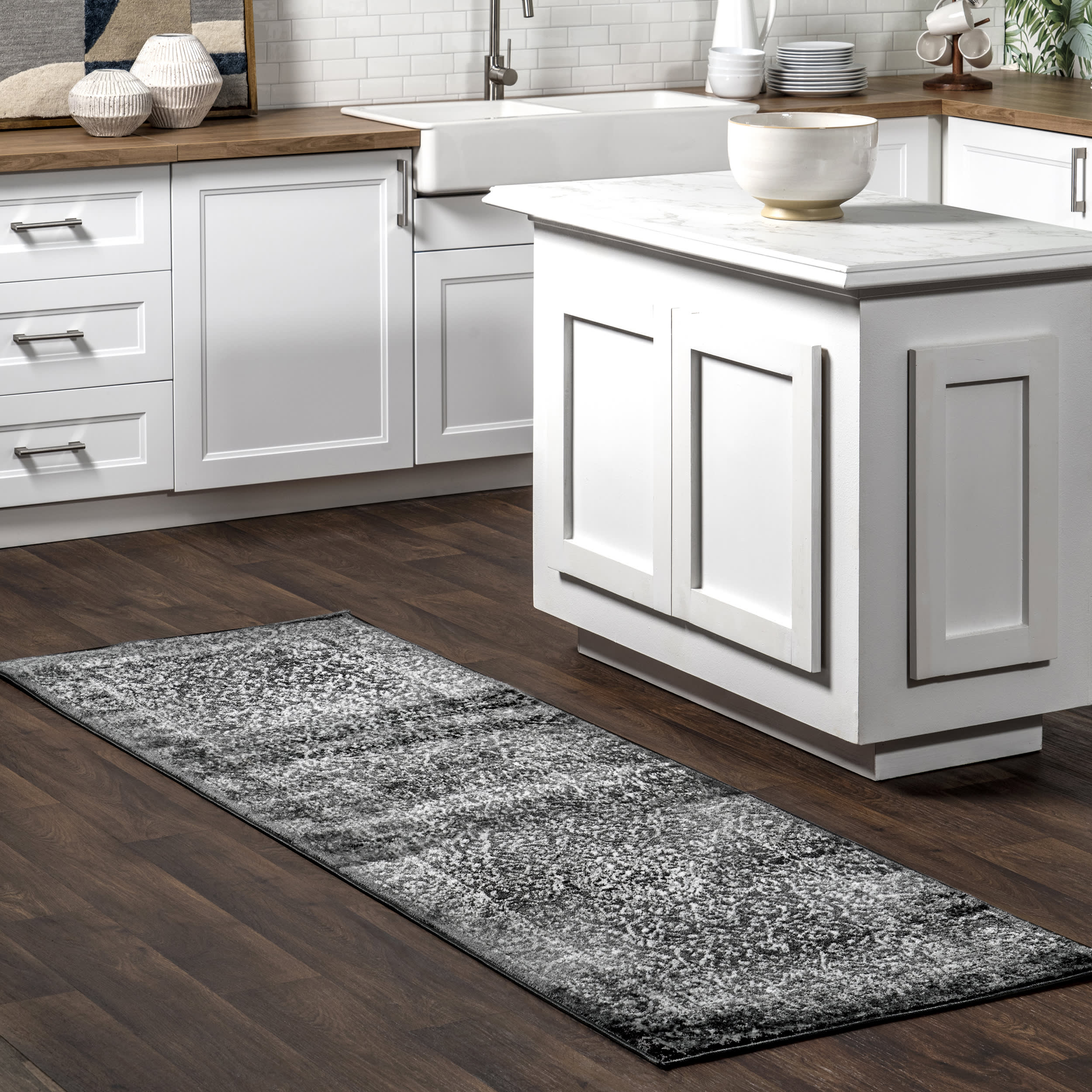 Persian Wreath Rug | Dark Grey - Image 2