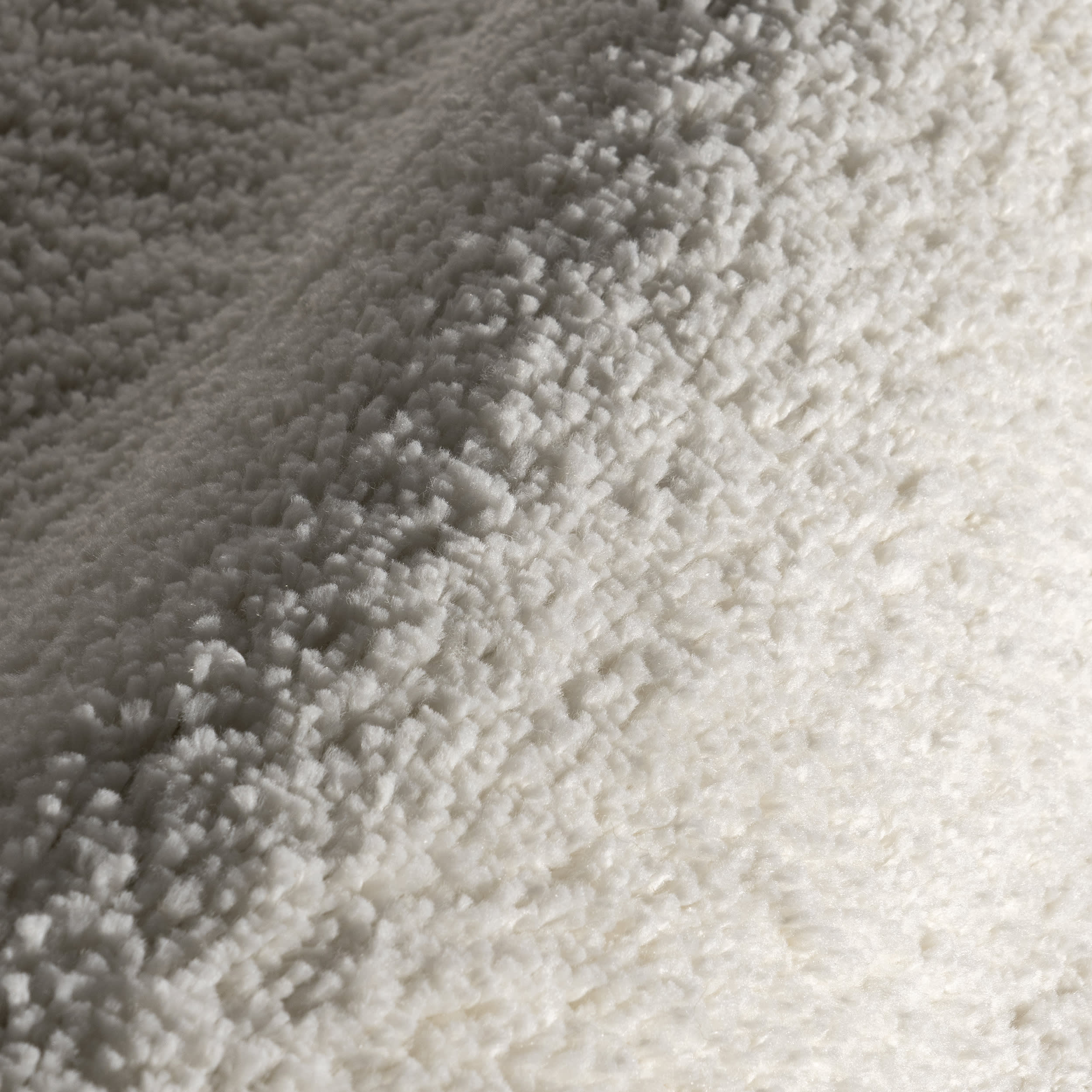 Plush Solid Shaggy Rug | Off White - Image 3