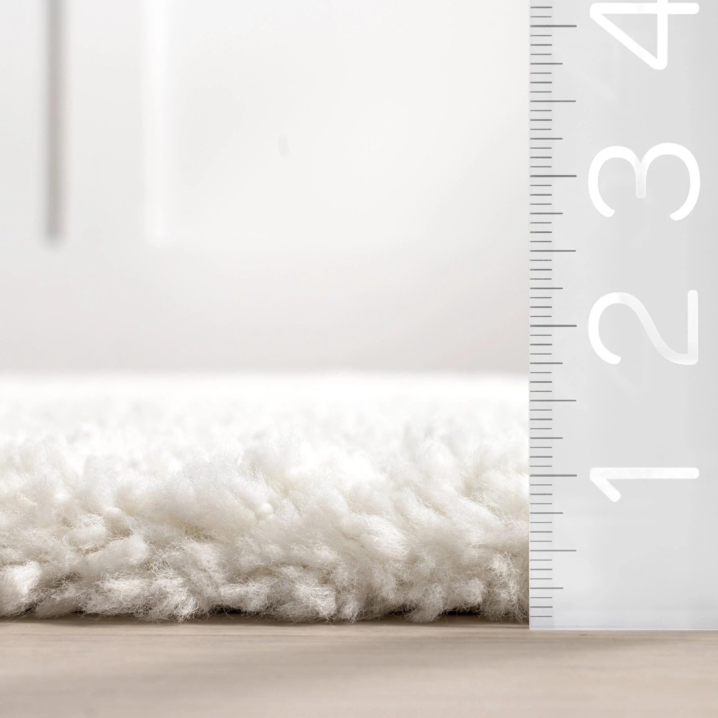 Plush Solid Shaggy Rug | Off White - Image 6