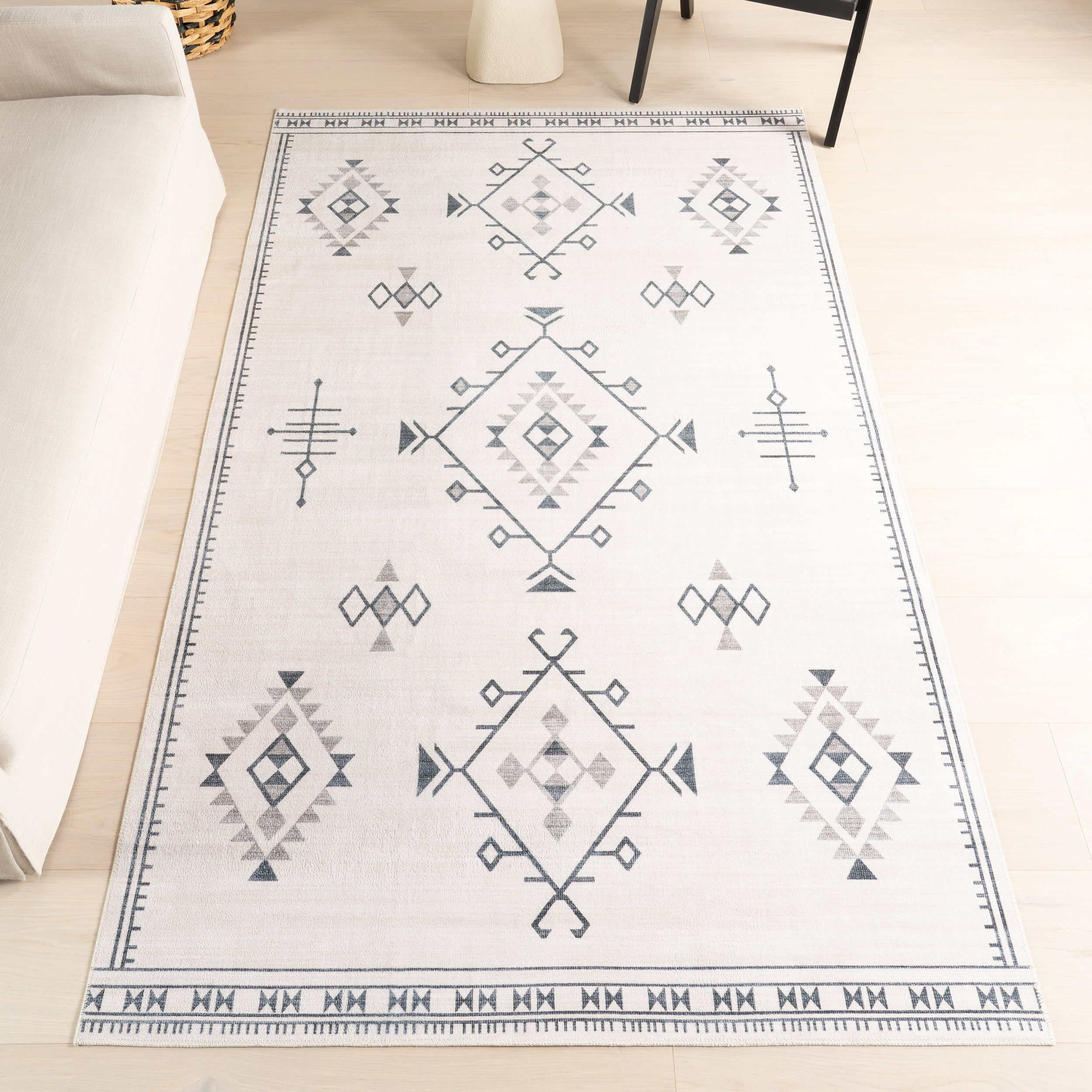 Poppy Persian Washable Rug | Cream - Image 2