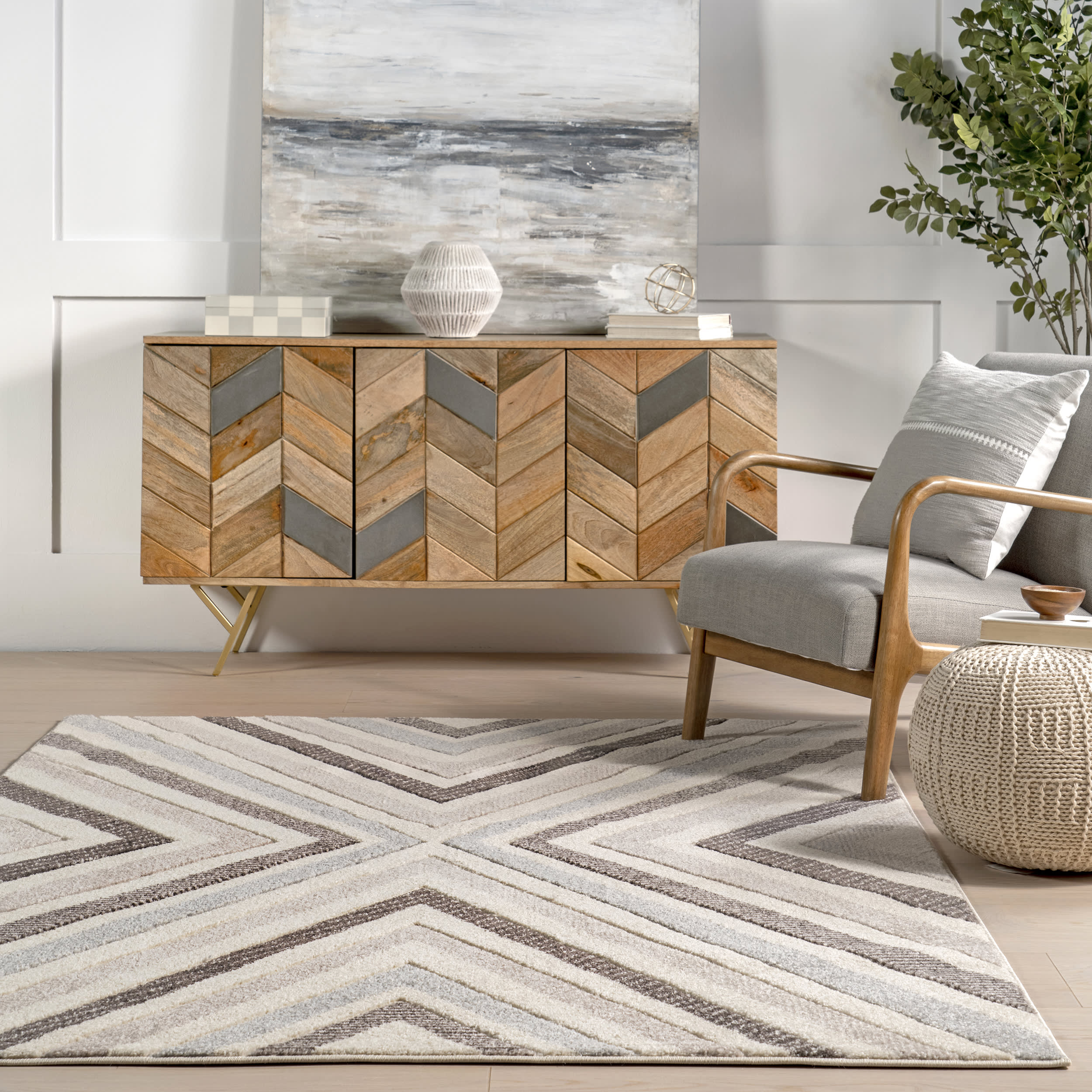 Radiant Chevrons Rug | Grey - Image 4