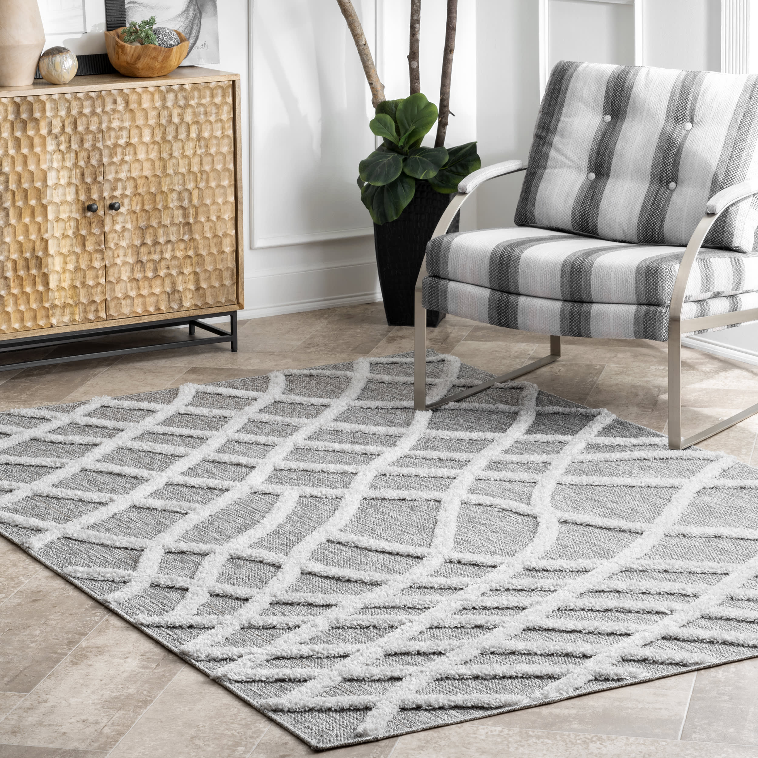 Raised Fishnet Trellis Rug | Grey - Image 2