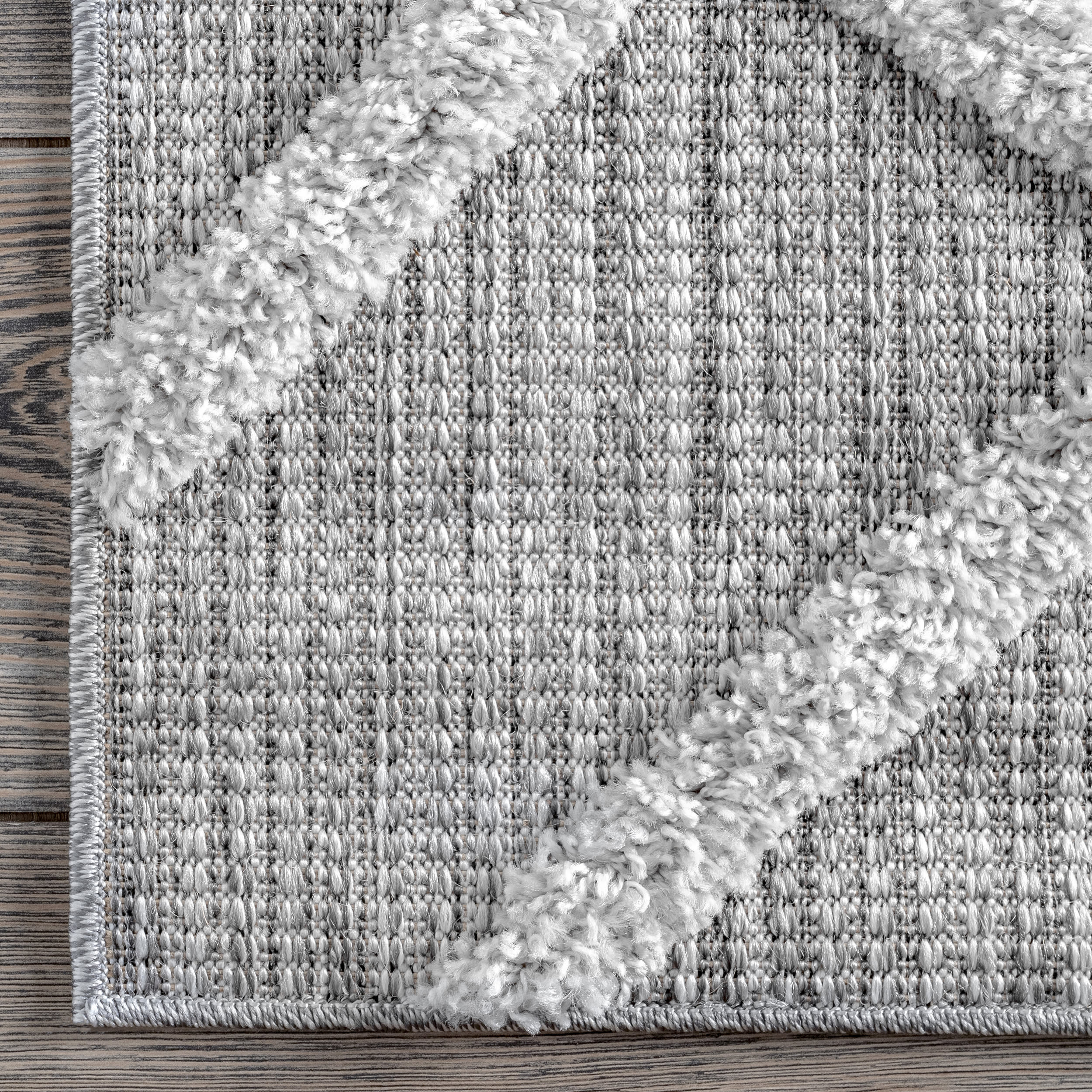 Raised Fishnet Trellis Rug | Grey - Image 3