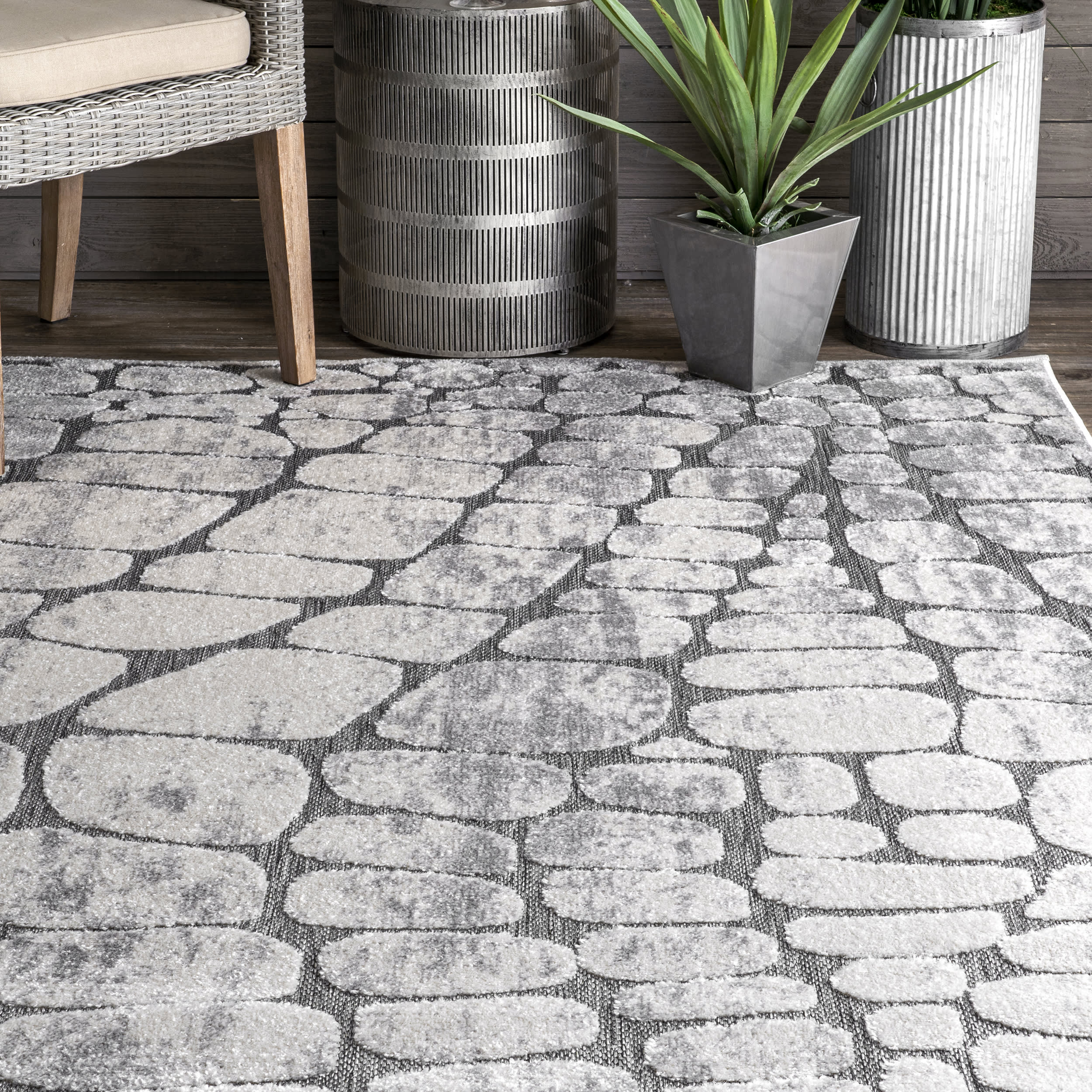 Raised Stoneway Indoor/Outdoor Rug | Grey - Image 4