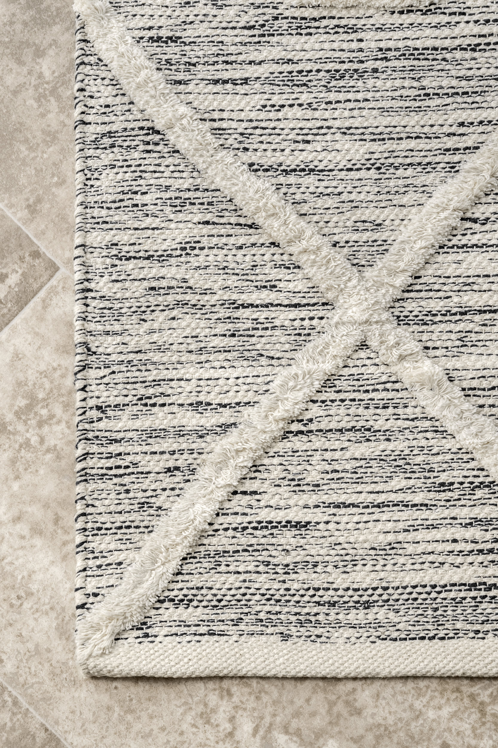 Risen Trellis Rug | Grey - Image 3