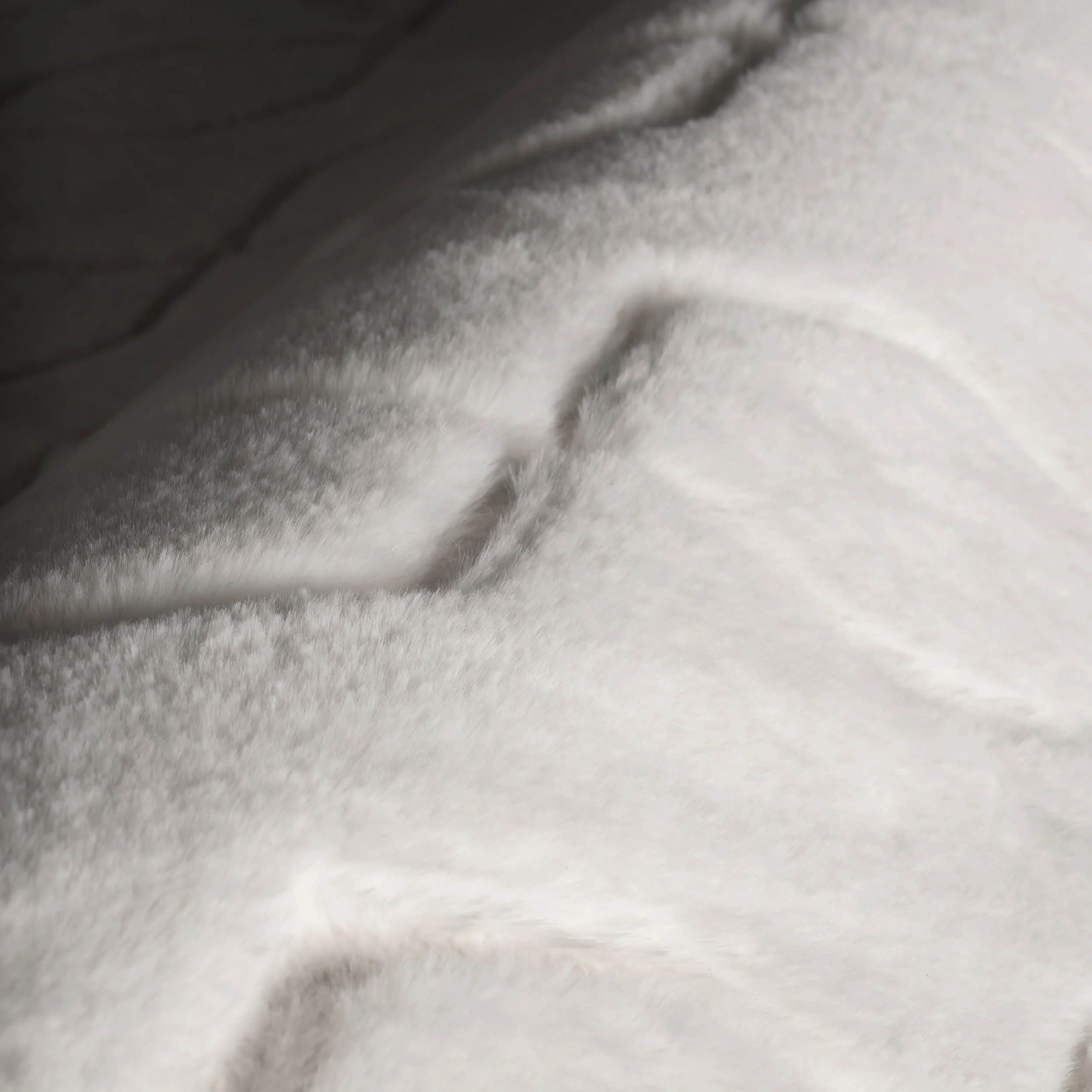 Rhythm Diamond Plush Cloud Washable Rug | Off White - Image 3