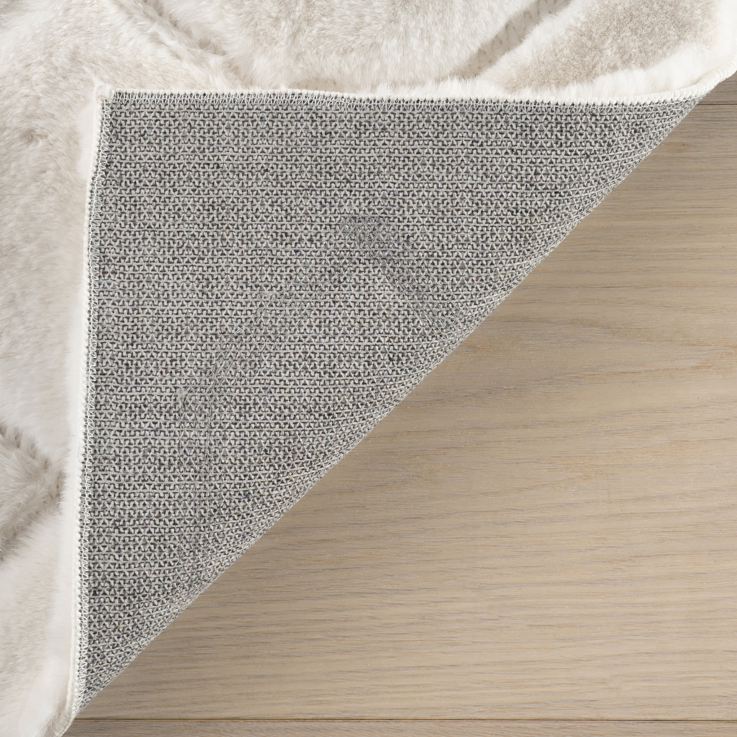 Rhythm Diamond Plush Cloud Washable Rug | Off White - Image 6