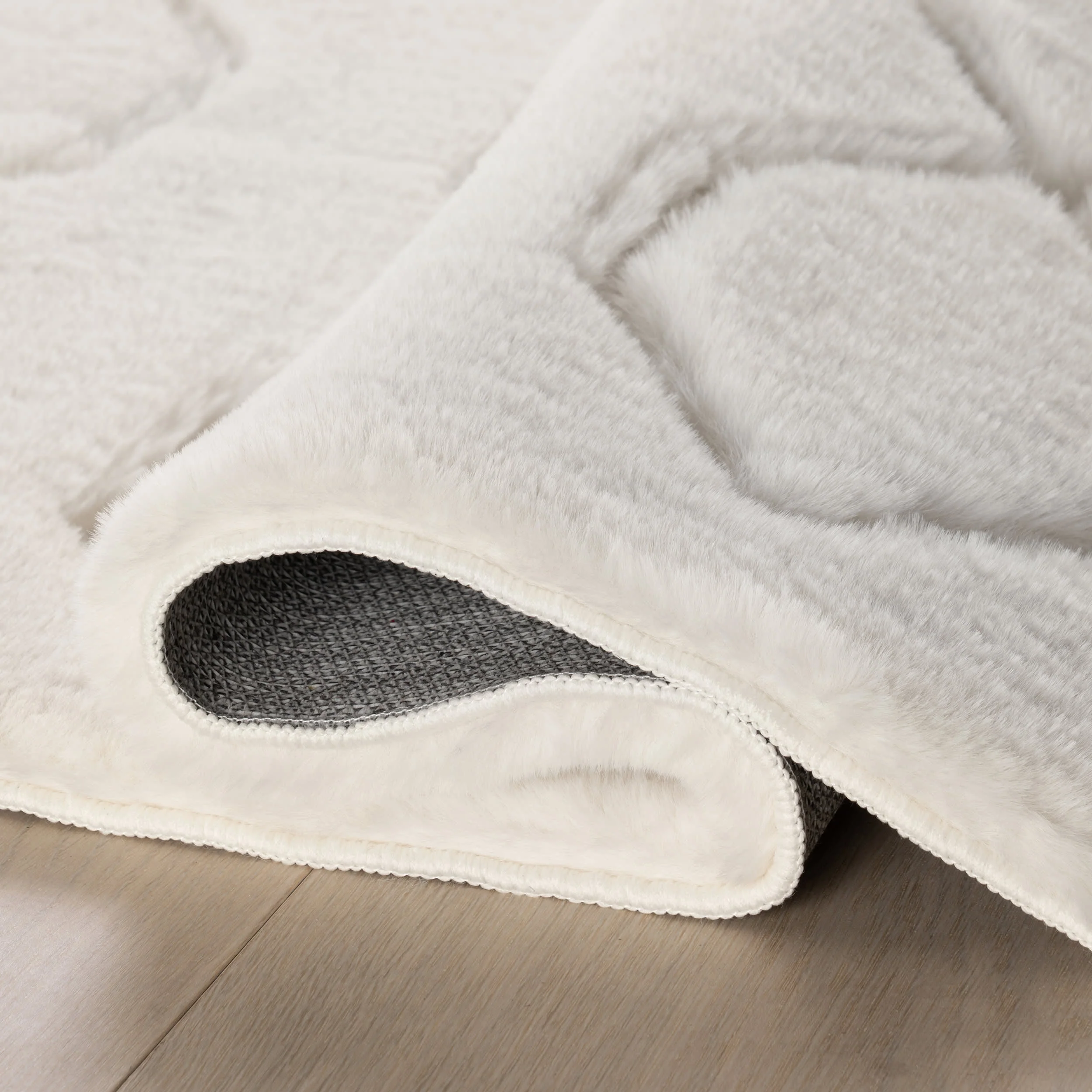 Rhythm Diamond Plush Cloud Washable Rug | Off White - Image 8