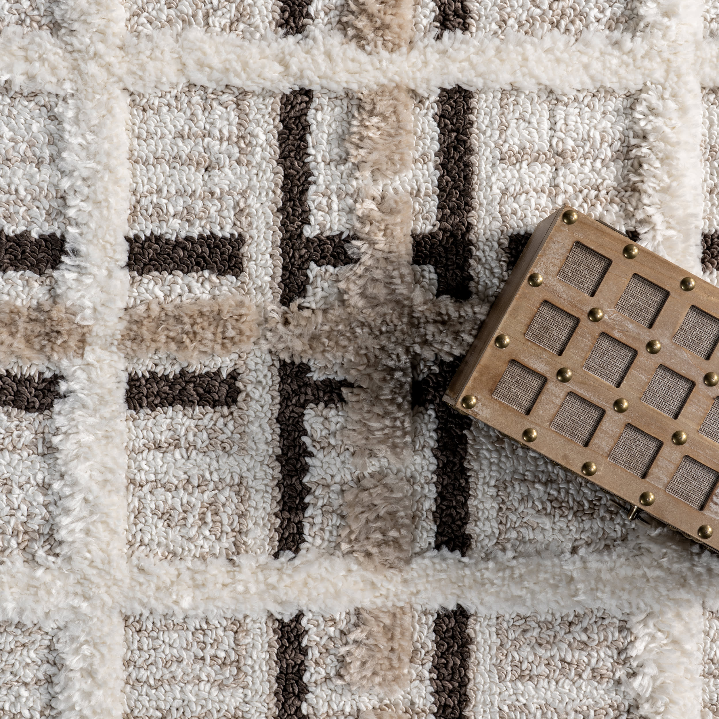 Scarletta Plaid Tasseled Rug | Ivory - Image 7