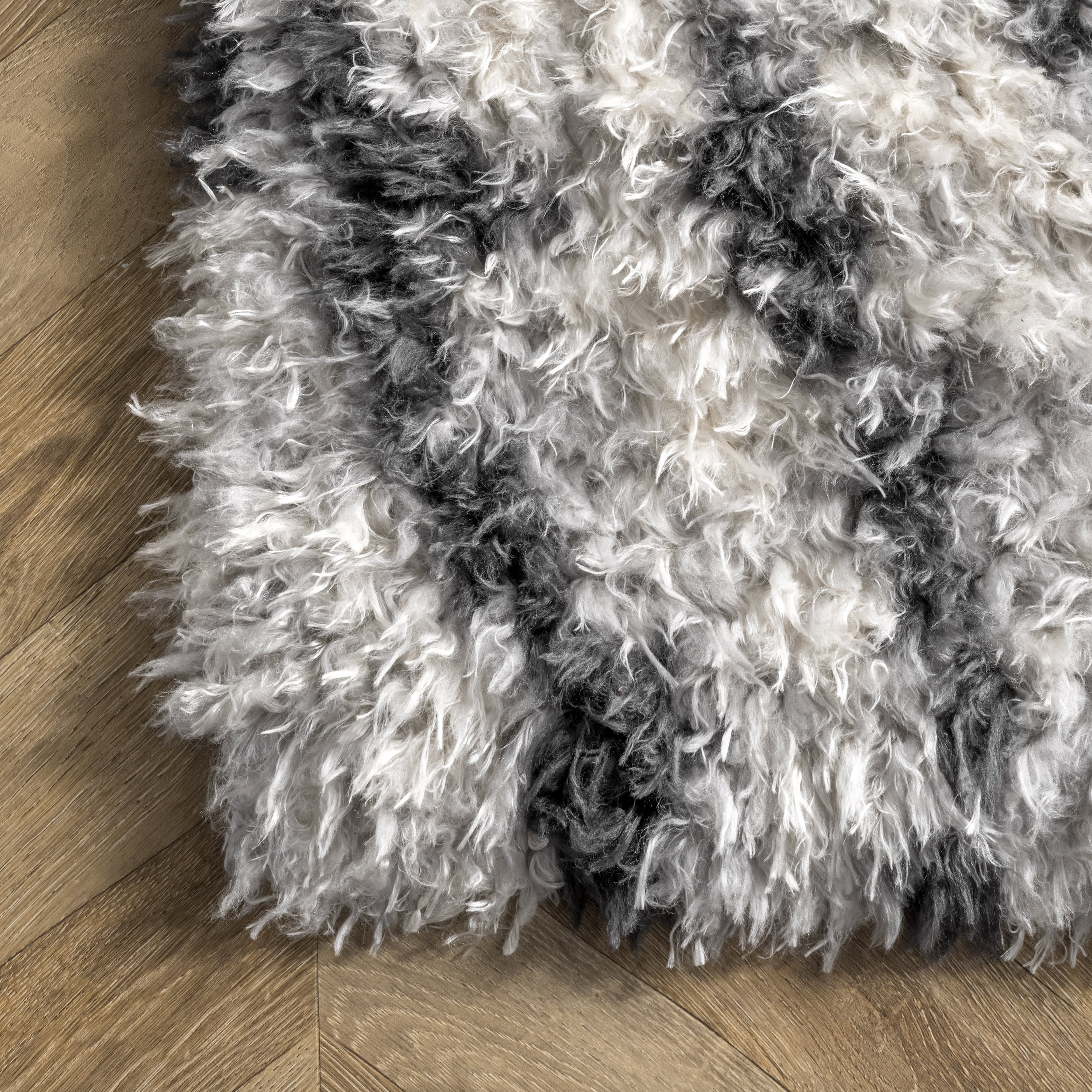 Scrolling Diamond Shag Rug | Beige - Image 3
