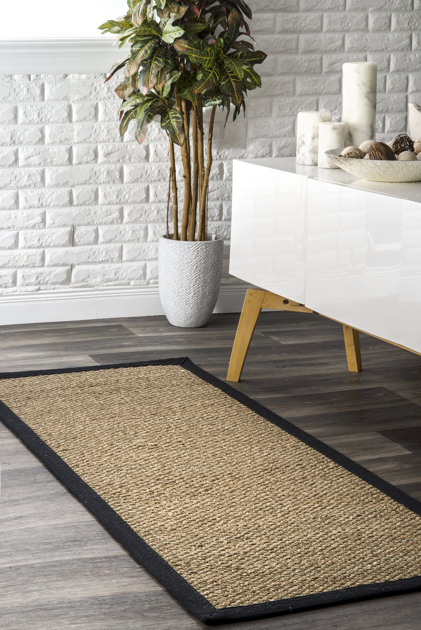 Seagrass with Border Rug | Black - Image 2