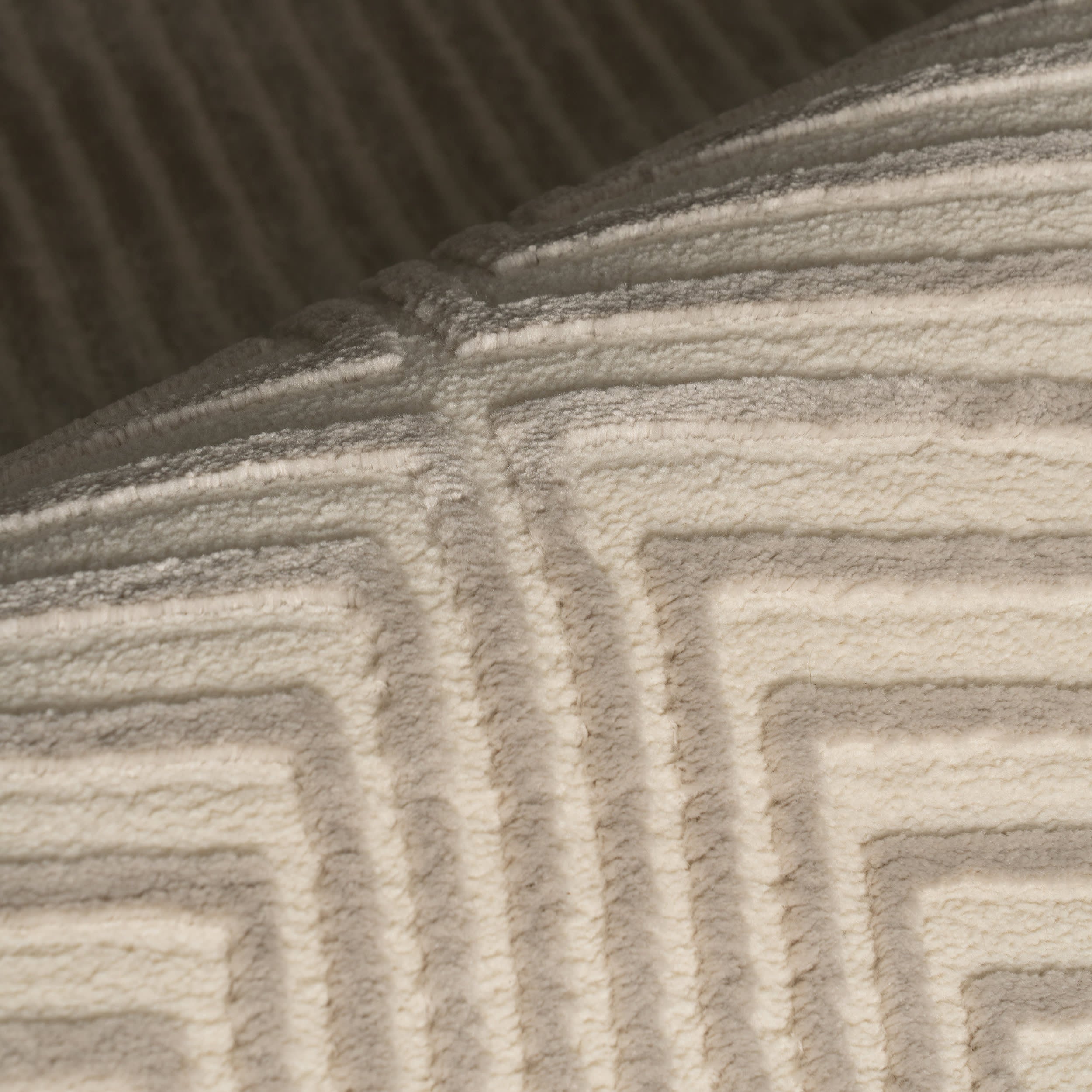 Serentha Diamond Plush Textured Washable Rug | Cream/Grey - Image 3