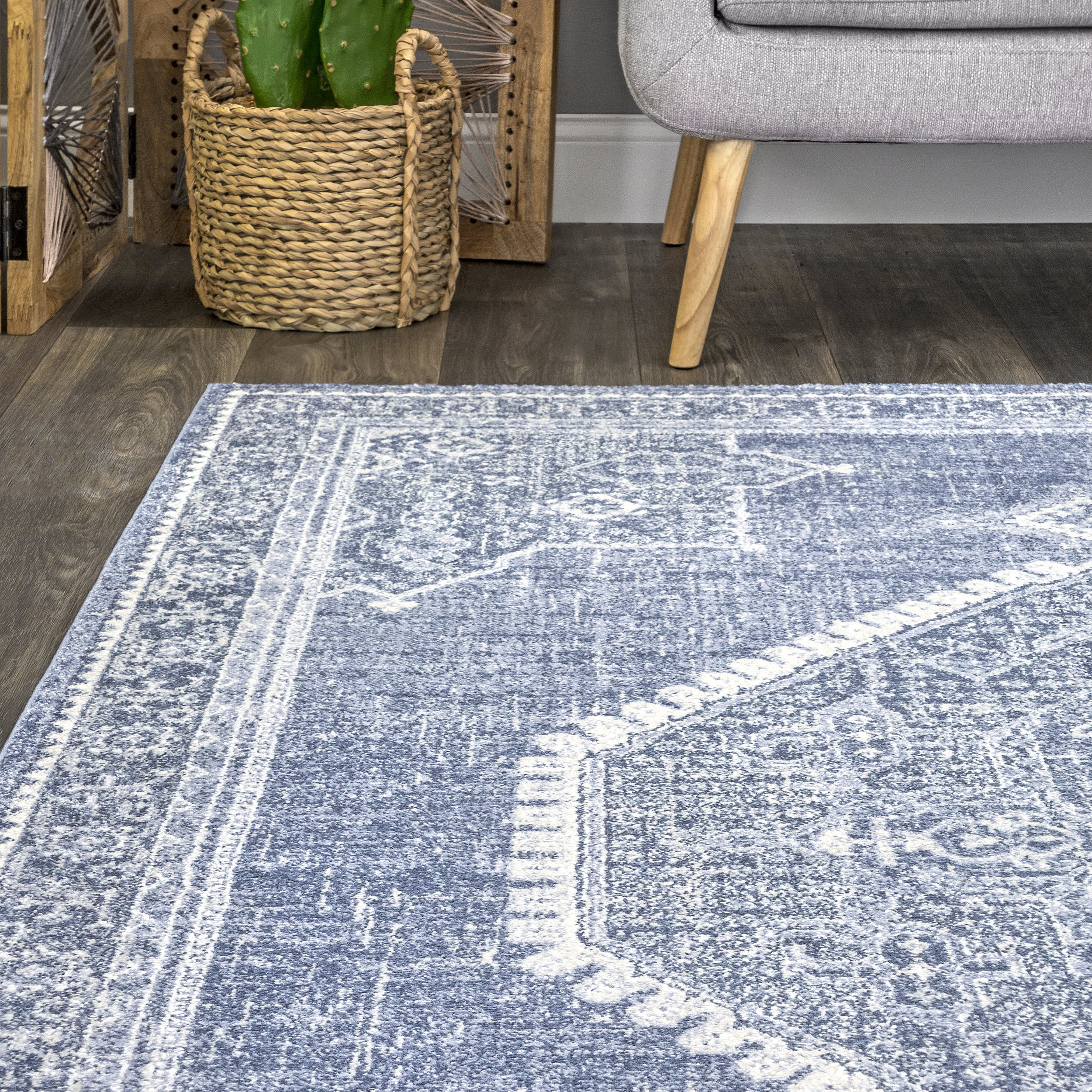 Serrated Emblem Rug | Blue - Image 4