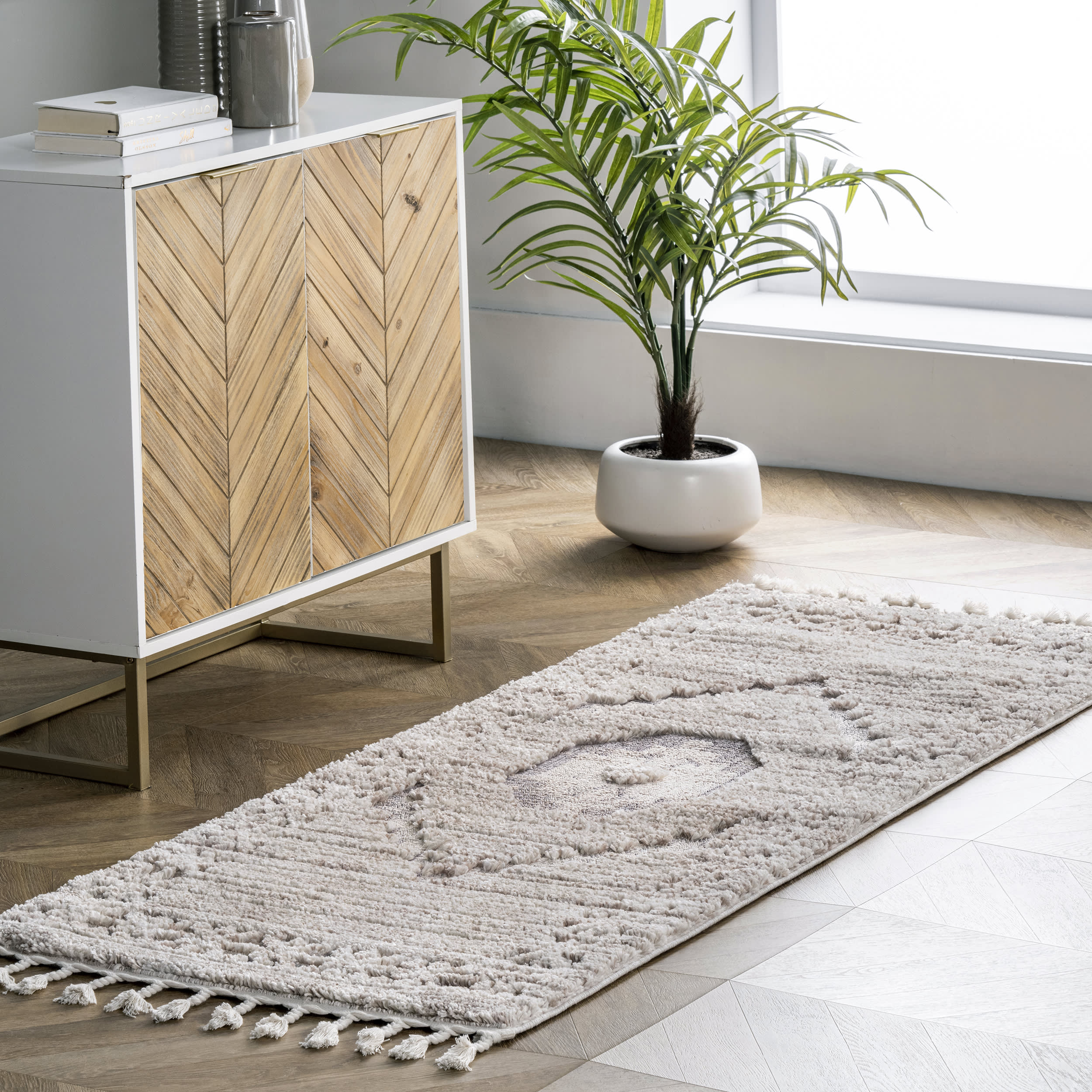 Shaggy Barbed Medallion Tassel Rug | Beige - Image 2
