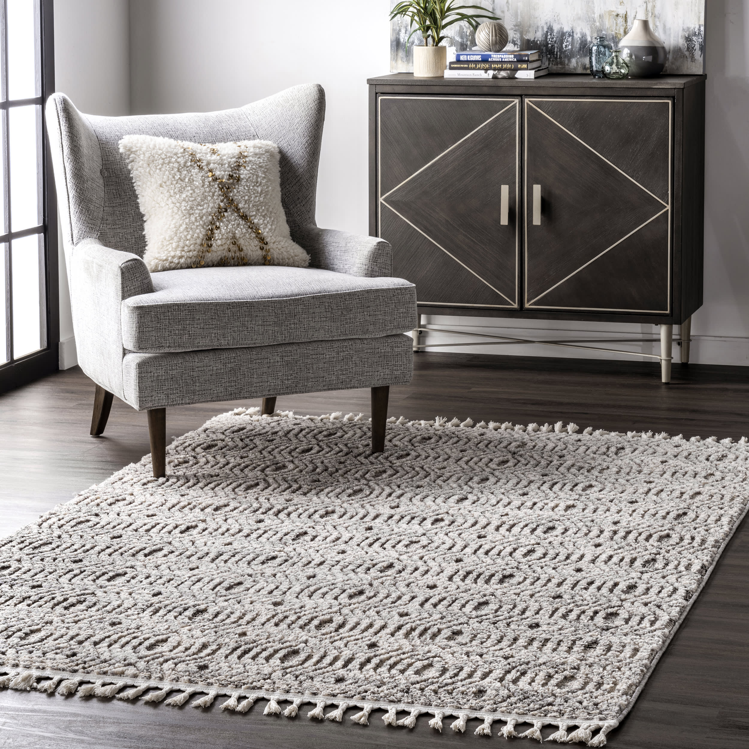 Shaggy Iris Trellis Tassel Rug | Grey - Image 2