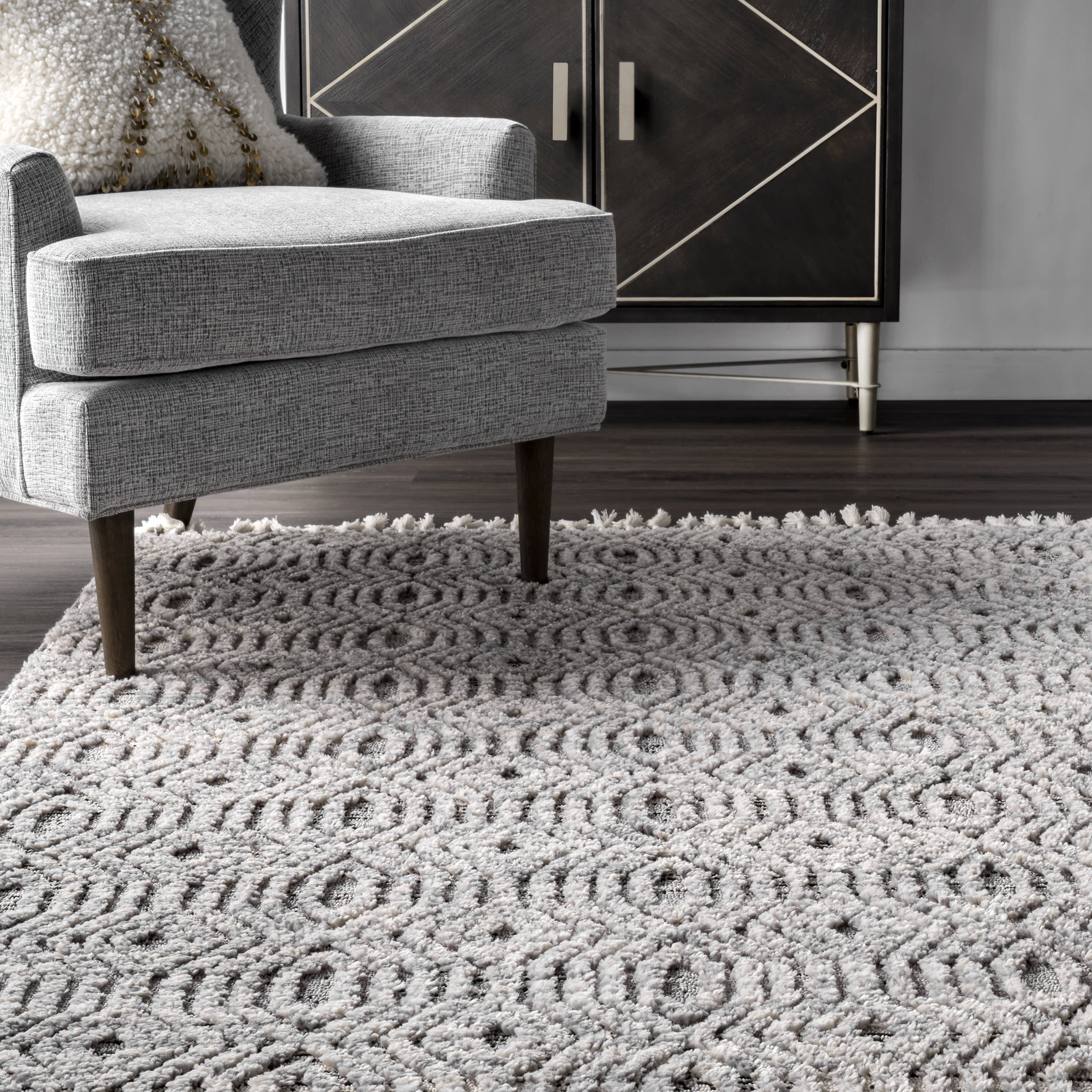 Shaggy Iris Trellis Tassel Rug | Grey - Image 4