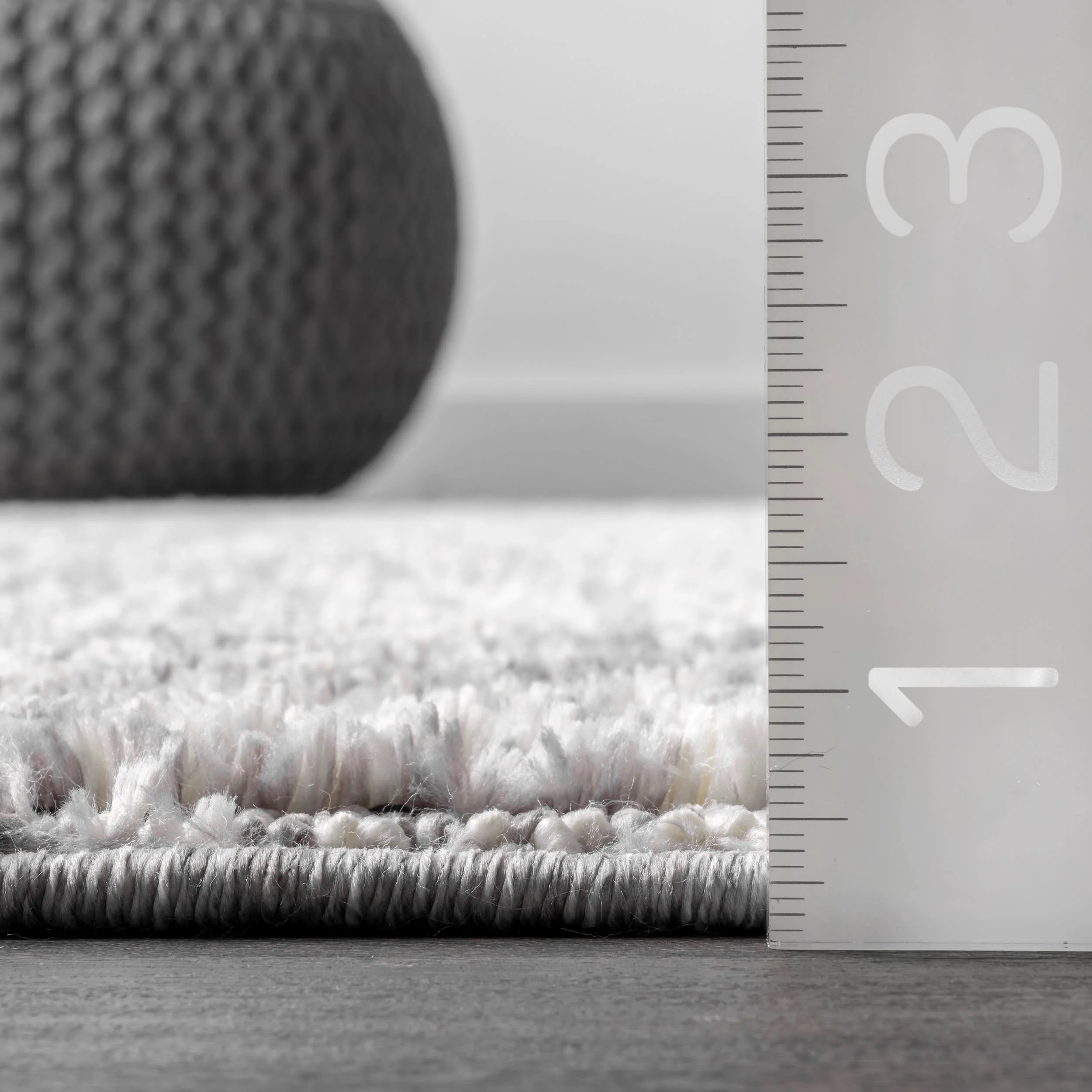 Shaggy Iris Trellis Tassel Rug | Grey - Image 5