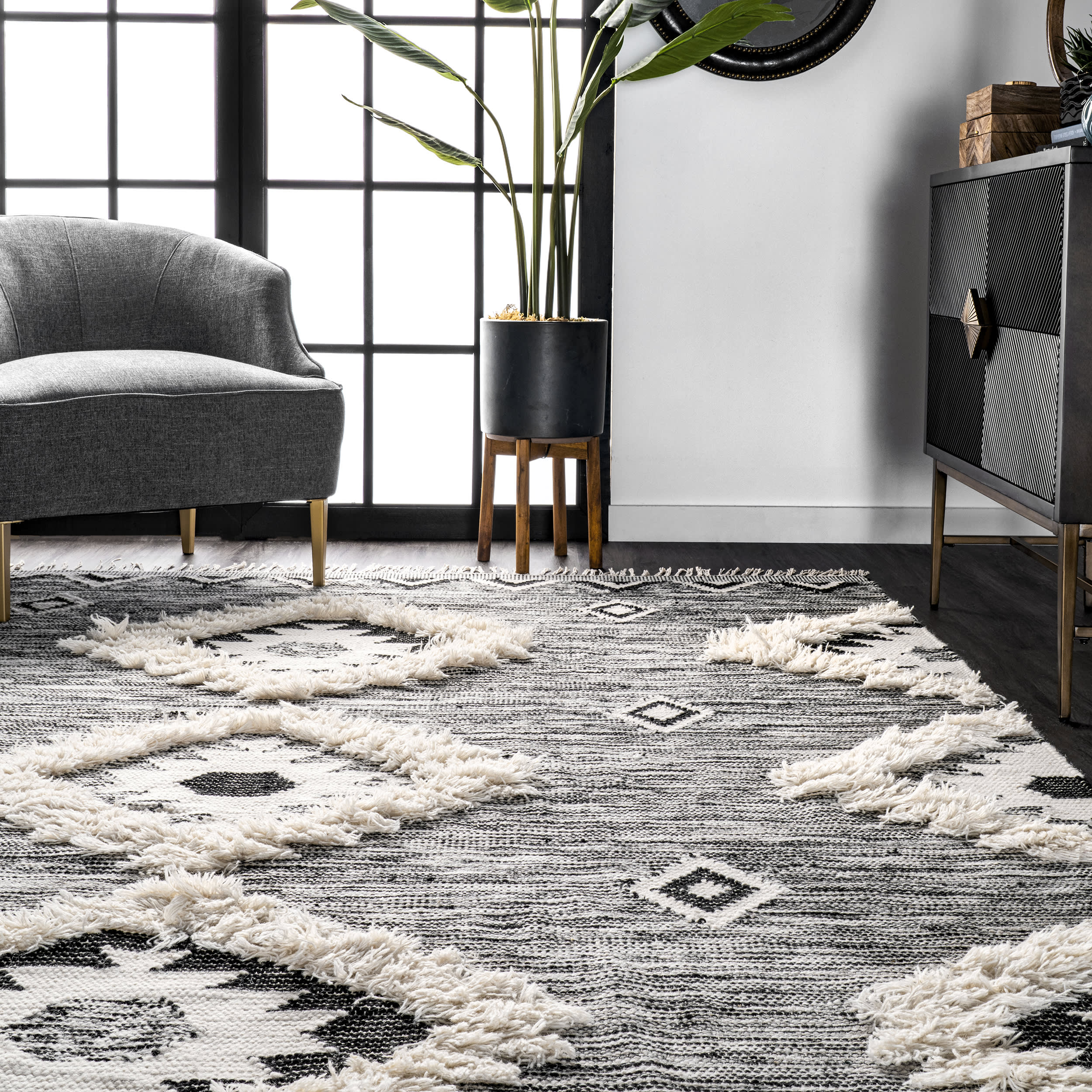 Shaggy Moroccan Lattice Fringe Rug | Black - Image 4