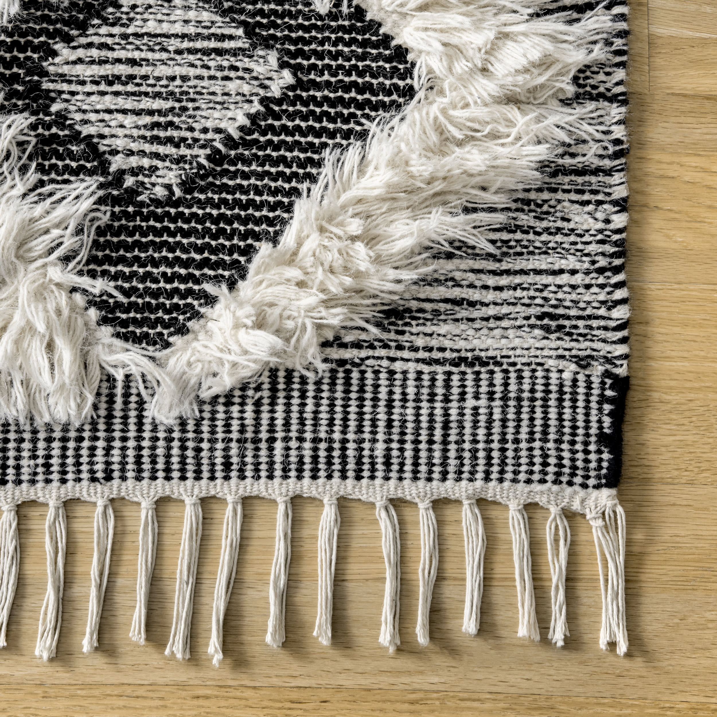 Shaggy Othello Diamonds Rug | Black and White - Image 3