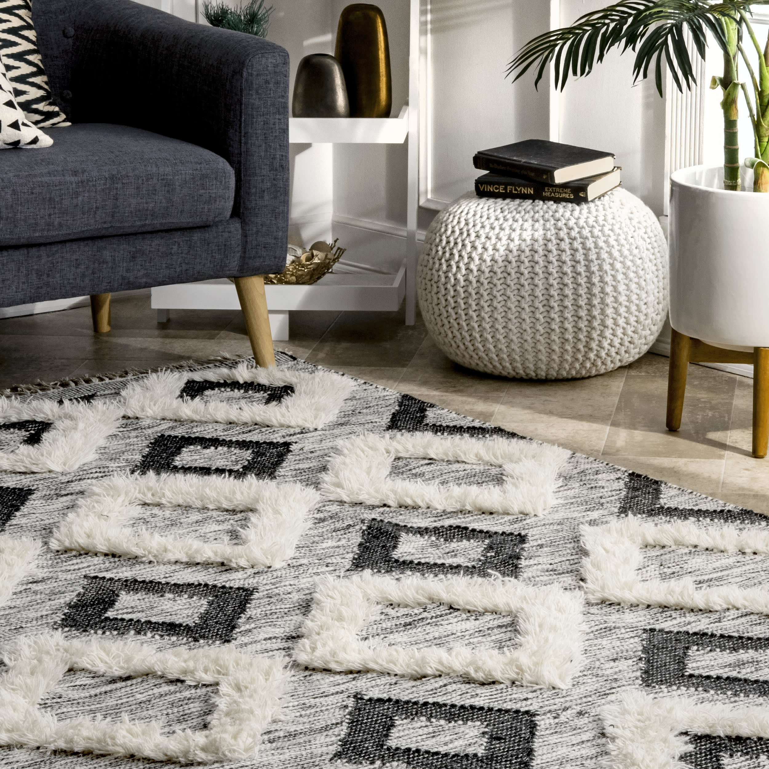 Shaggy Othello Diamonds Rug | Black and White - Image 4