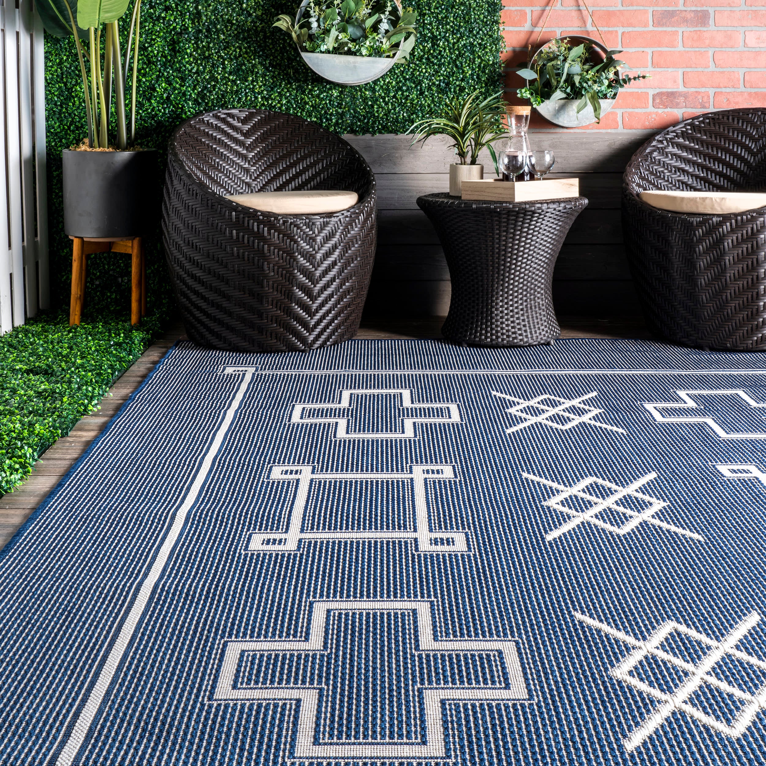 Simple Heraldry Indoor/Outdoor Flatweave Rug | Navy - Image 4