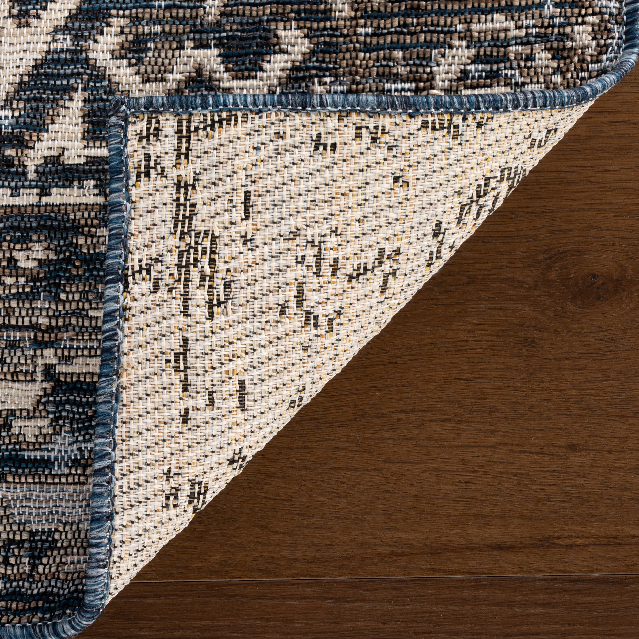 Solia Traditional Medallion Indoor/Outdoor Rug | Navy - Image 8