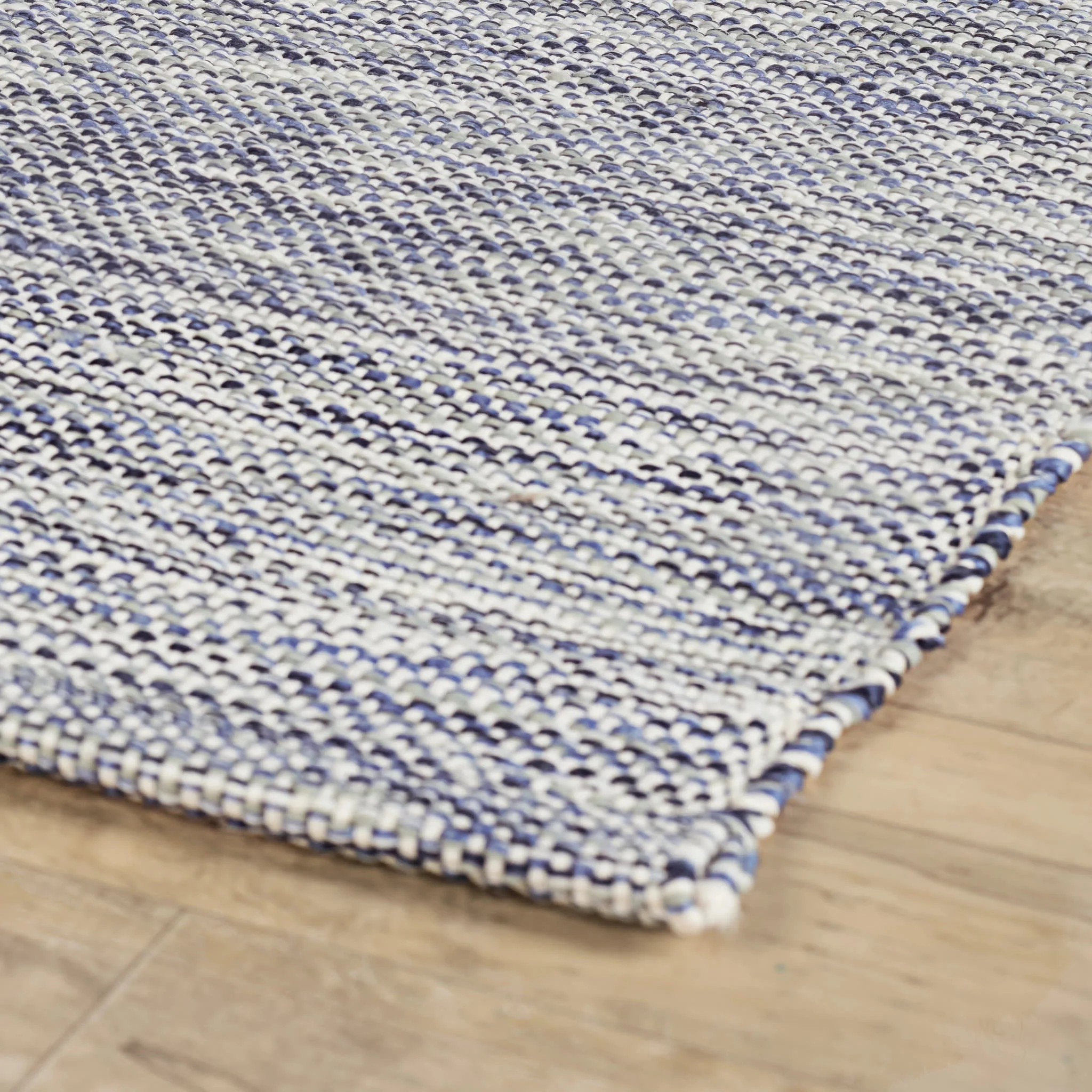 Solid Handwoven Handwoven Indoor/Outdoor Rug | Blue - Image 5