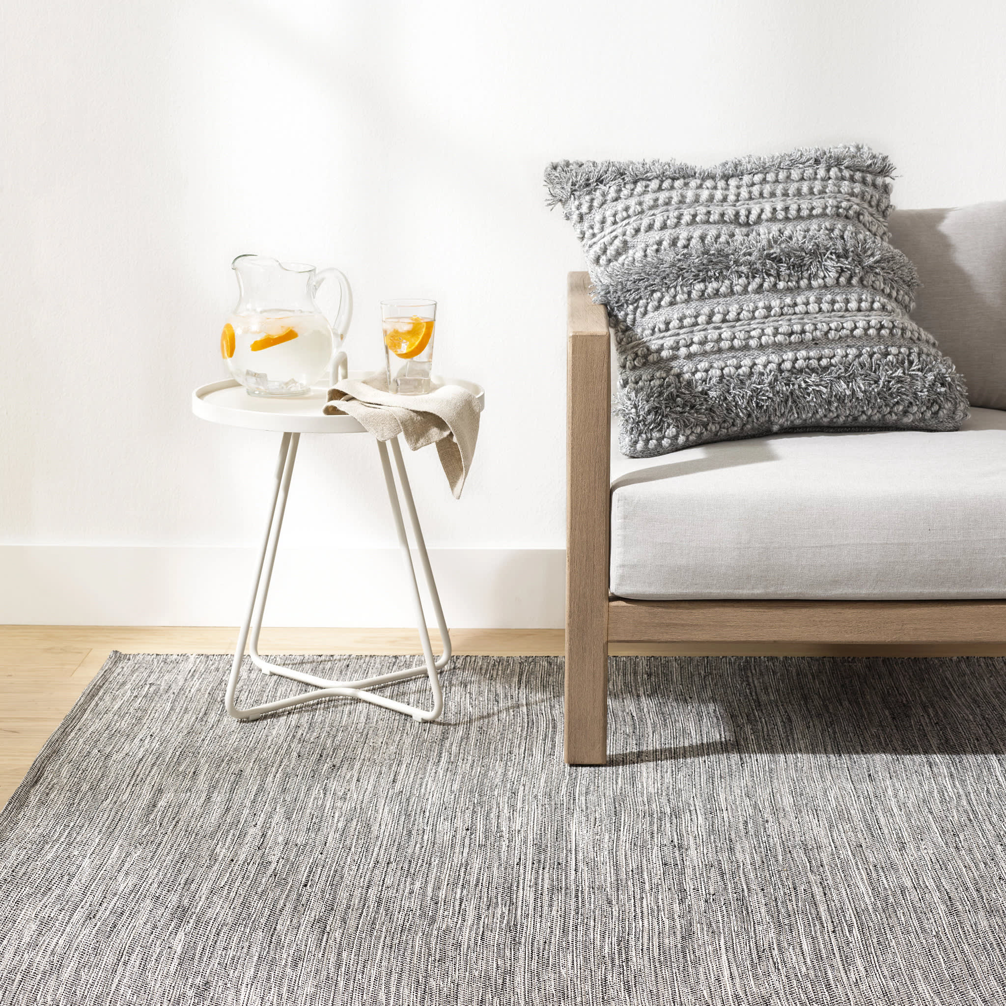 Solid Handwoven Handwoven Indoor/Outdoor Rug | Grey - Image 2