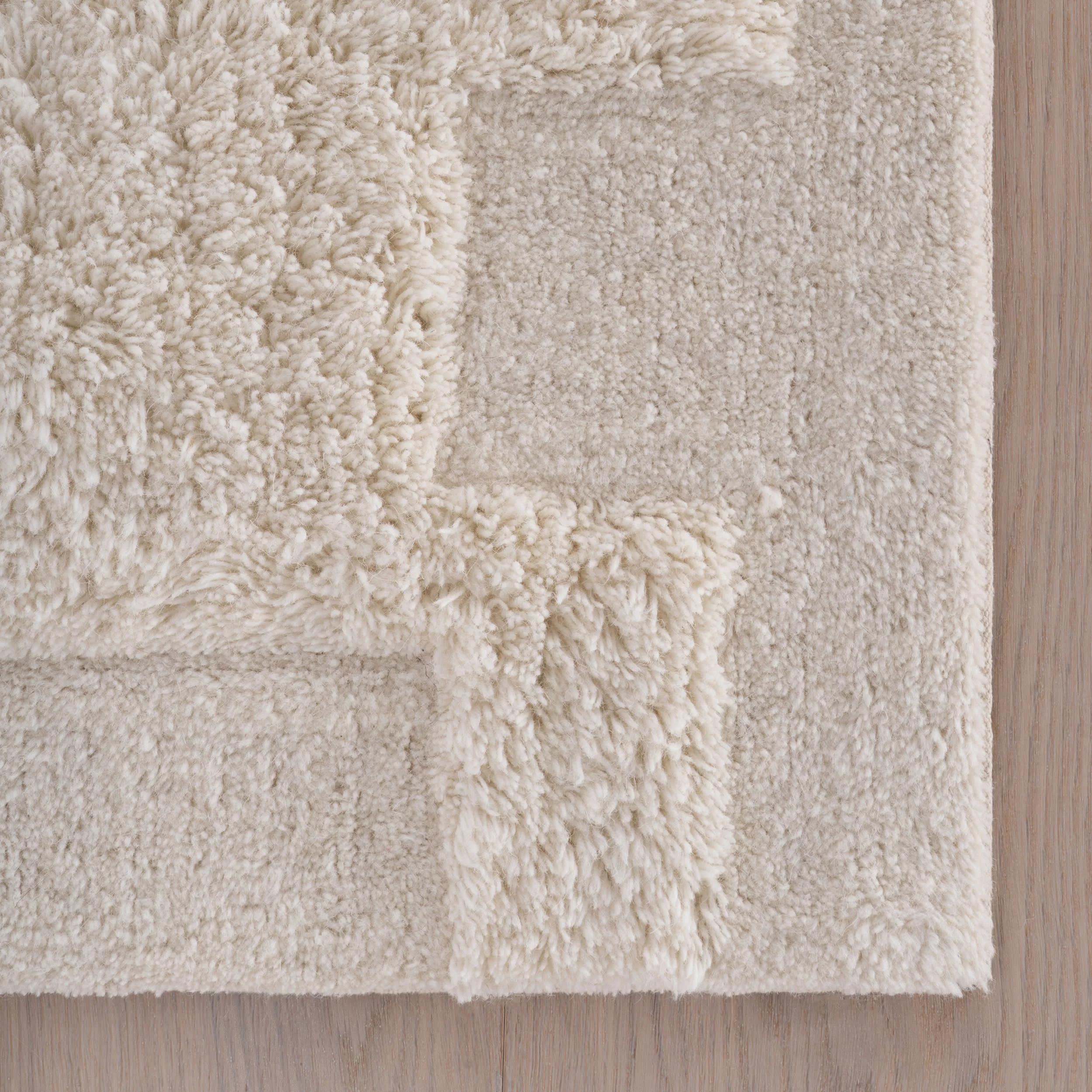 Sorvelle Modern Solid Wool Rug | Ivory - Image 4