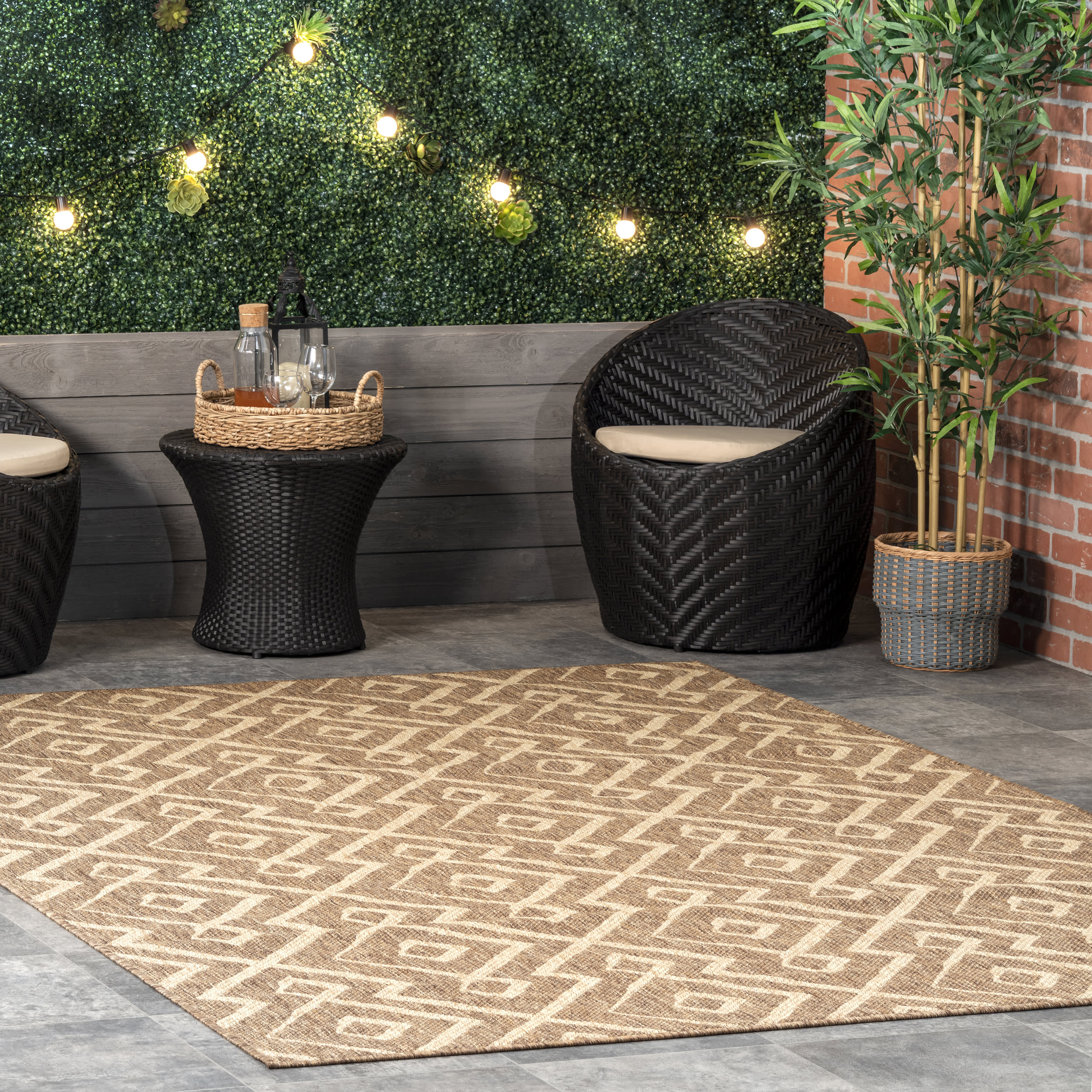 Spearhead Trellis Indoor/Outdoor Rug | Brown - Image 2