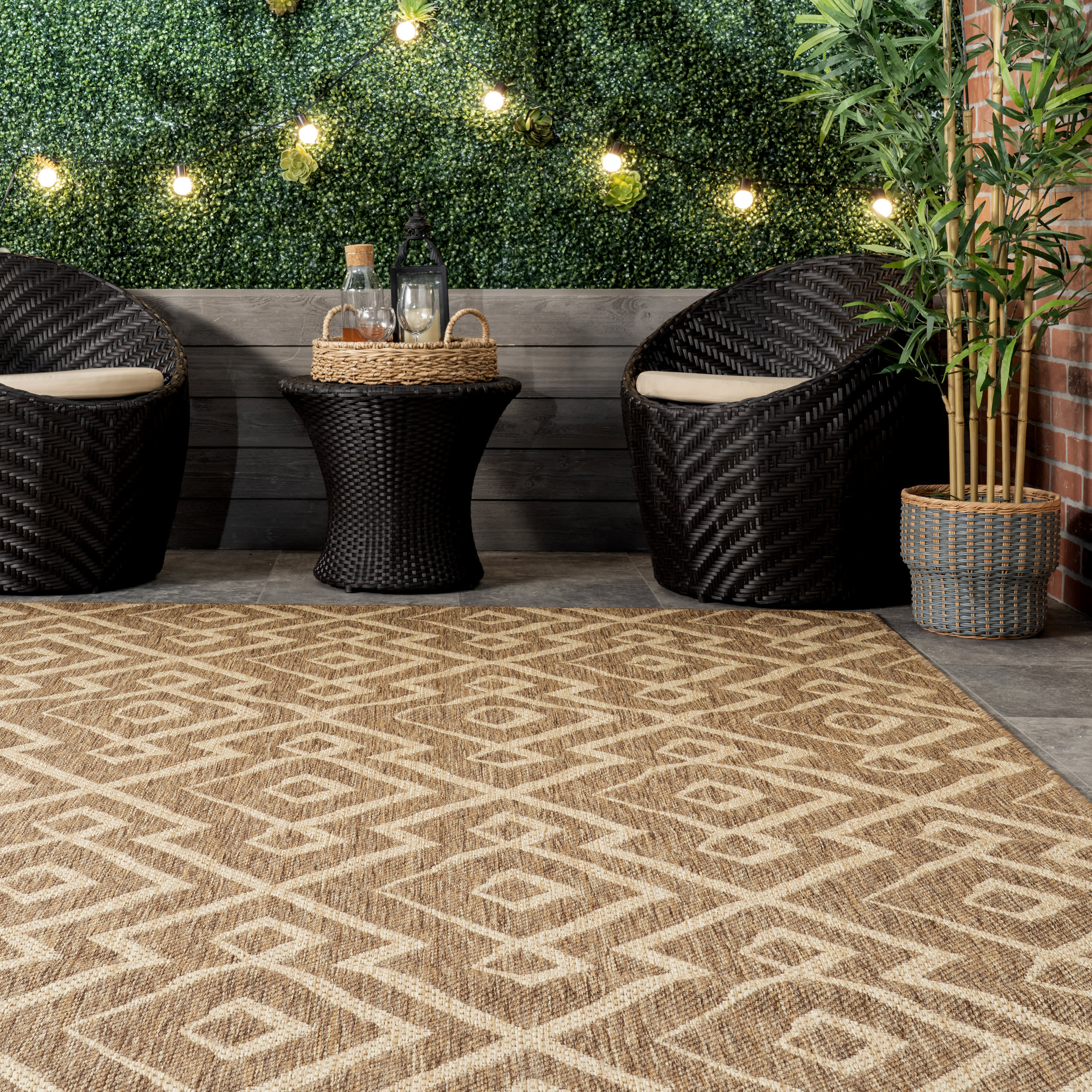 Spearhead Trellis Indoor/Outdoor Rug | Brown - Image 4