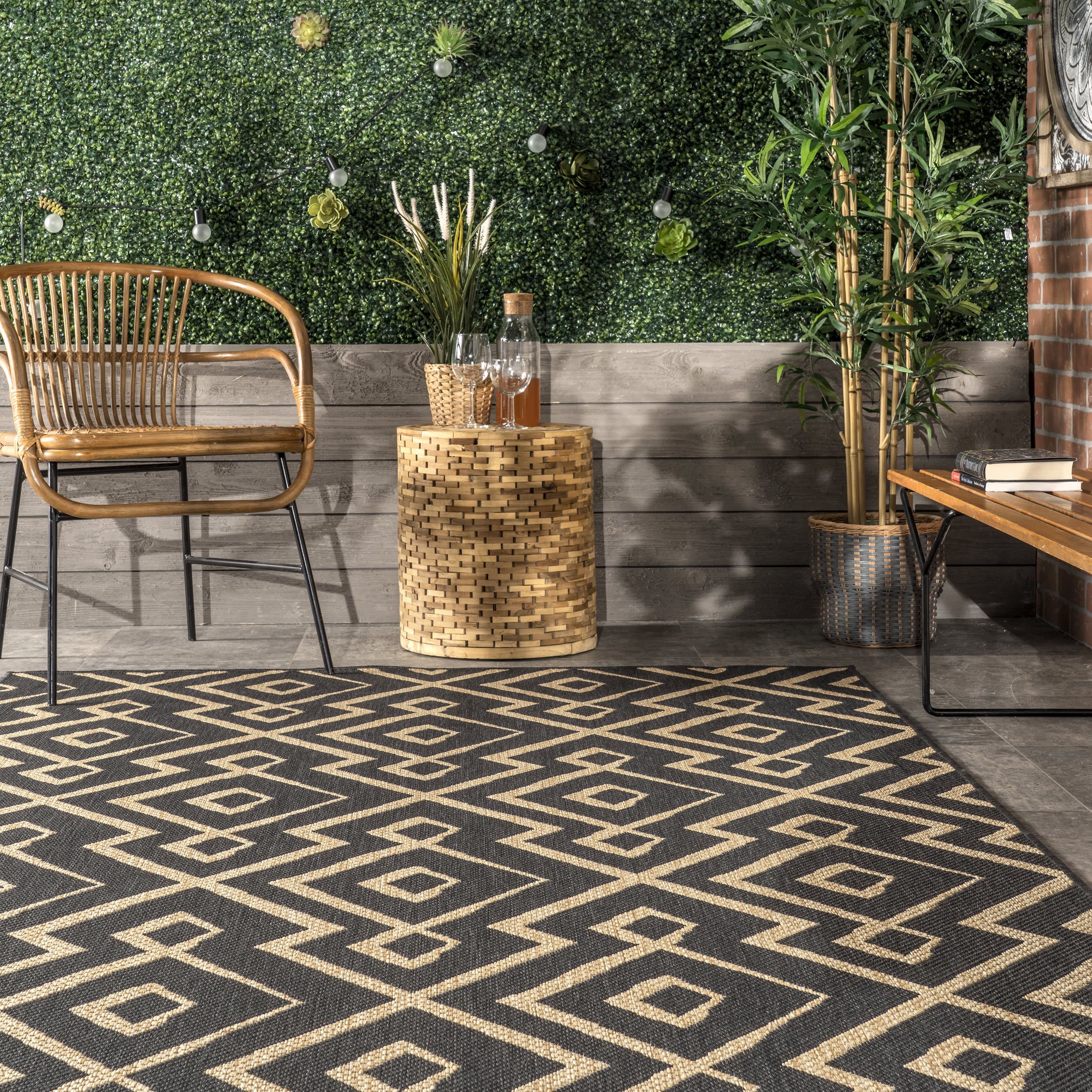 Spearhead Trellis Indoor/Outdoor Rug | Charcoal - Image 4