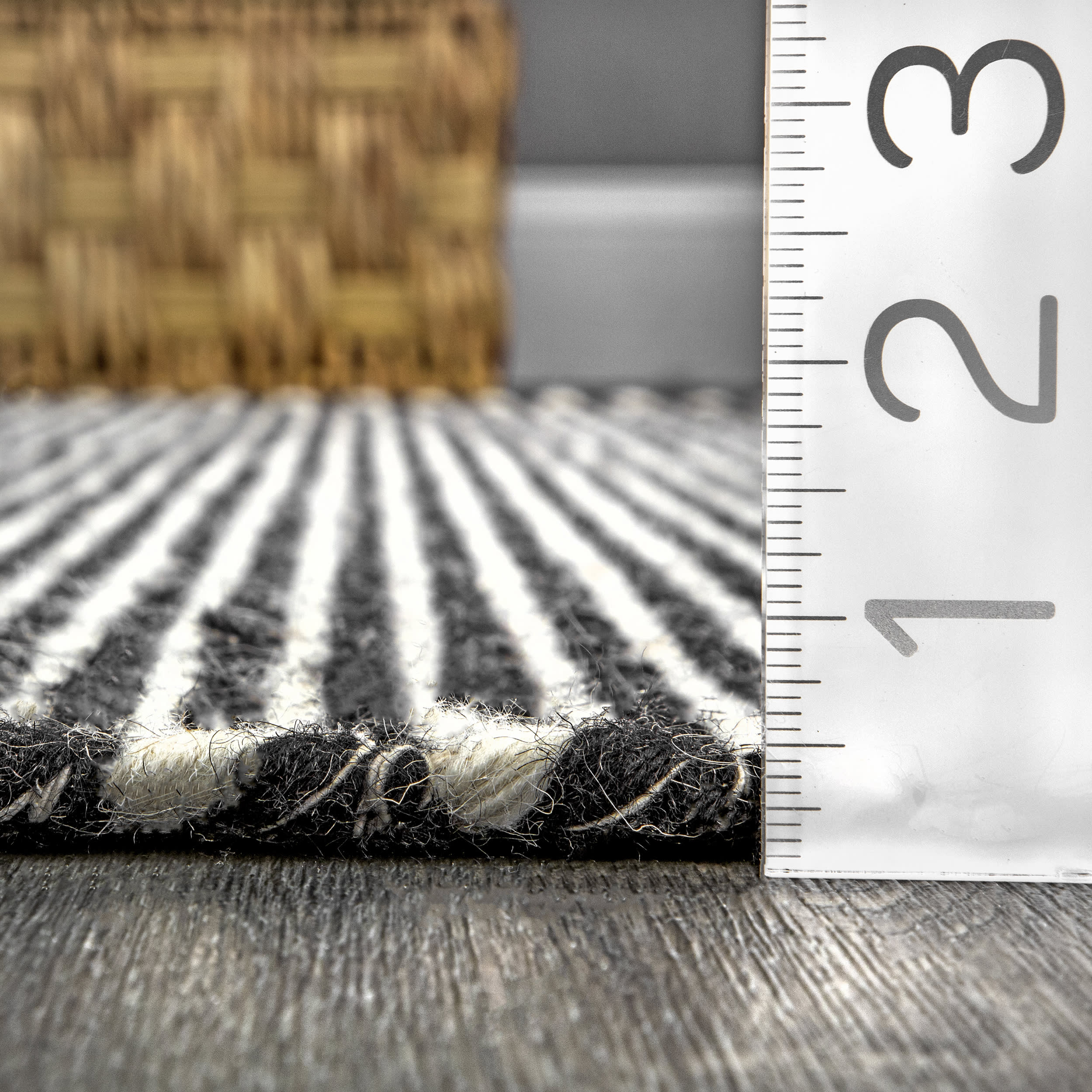 Stippled Tasseled Rug | Black - Image 5