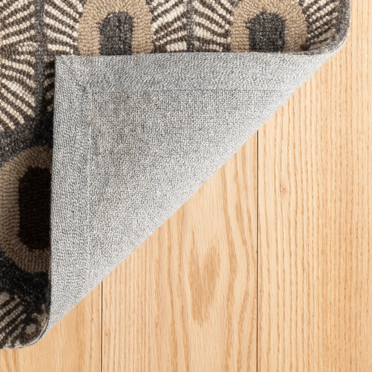 Stowe Hand Micro Hooked Wool Rug | Grey - Image 5