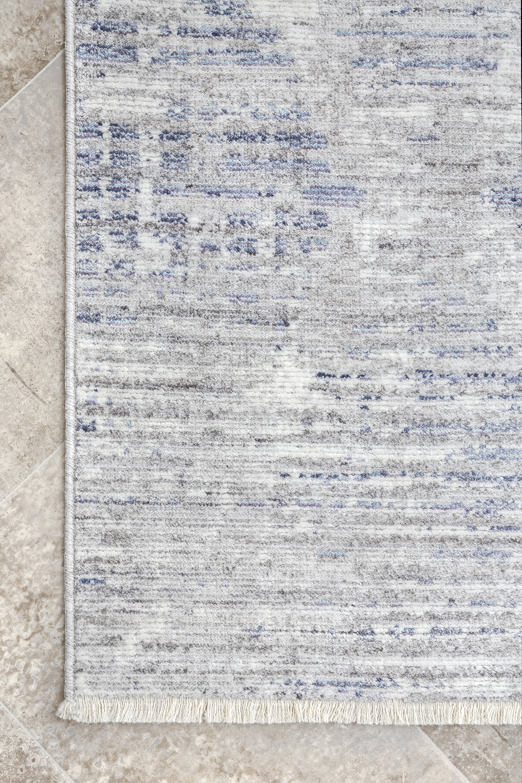 Streaked Trellis Fringe Rug | Silver - Image 3