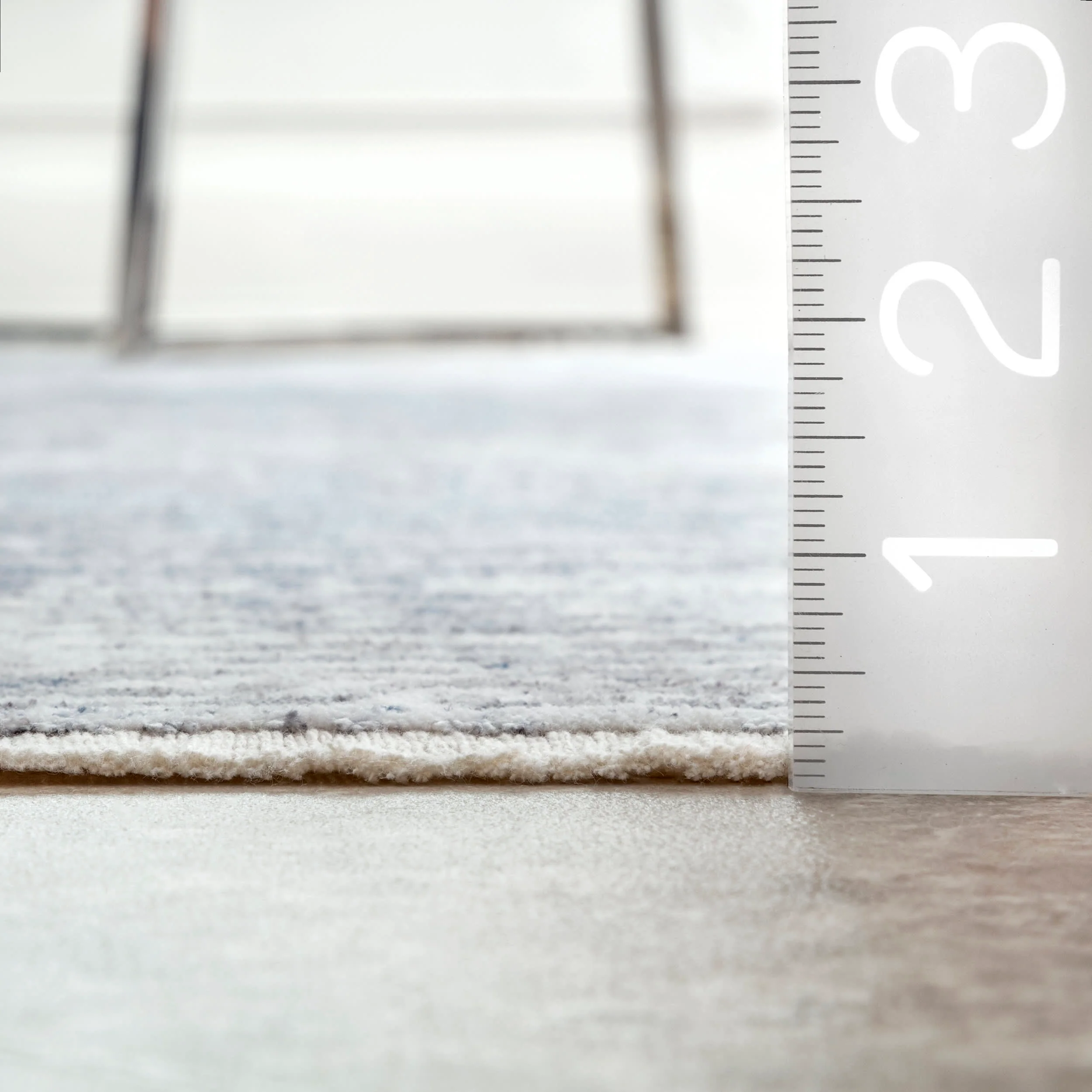 Streaked Trellis Fringe Rug | Silver - Image 5