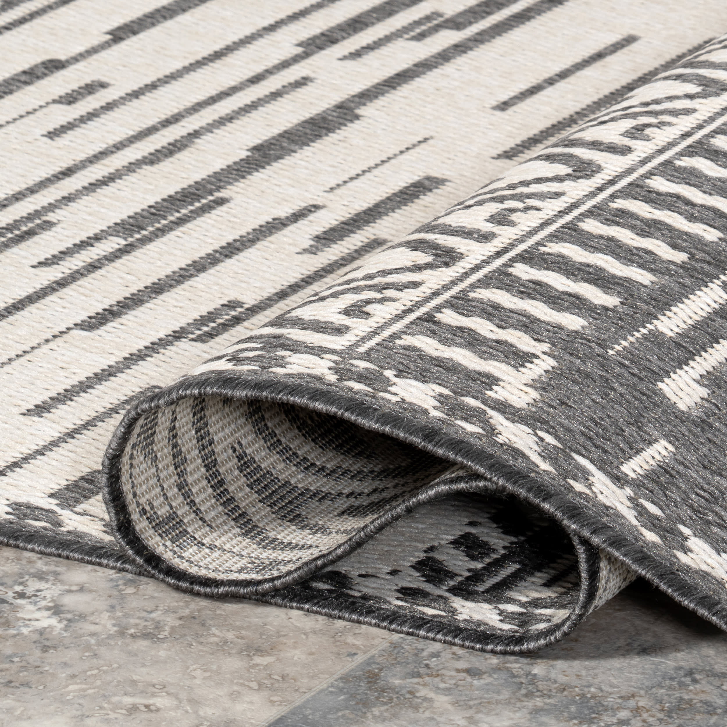 Striated Indoor/Outdoor Rug | Grey - Image 8