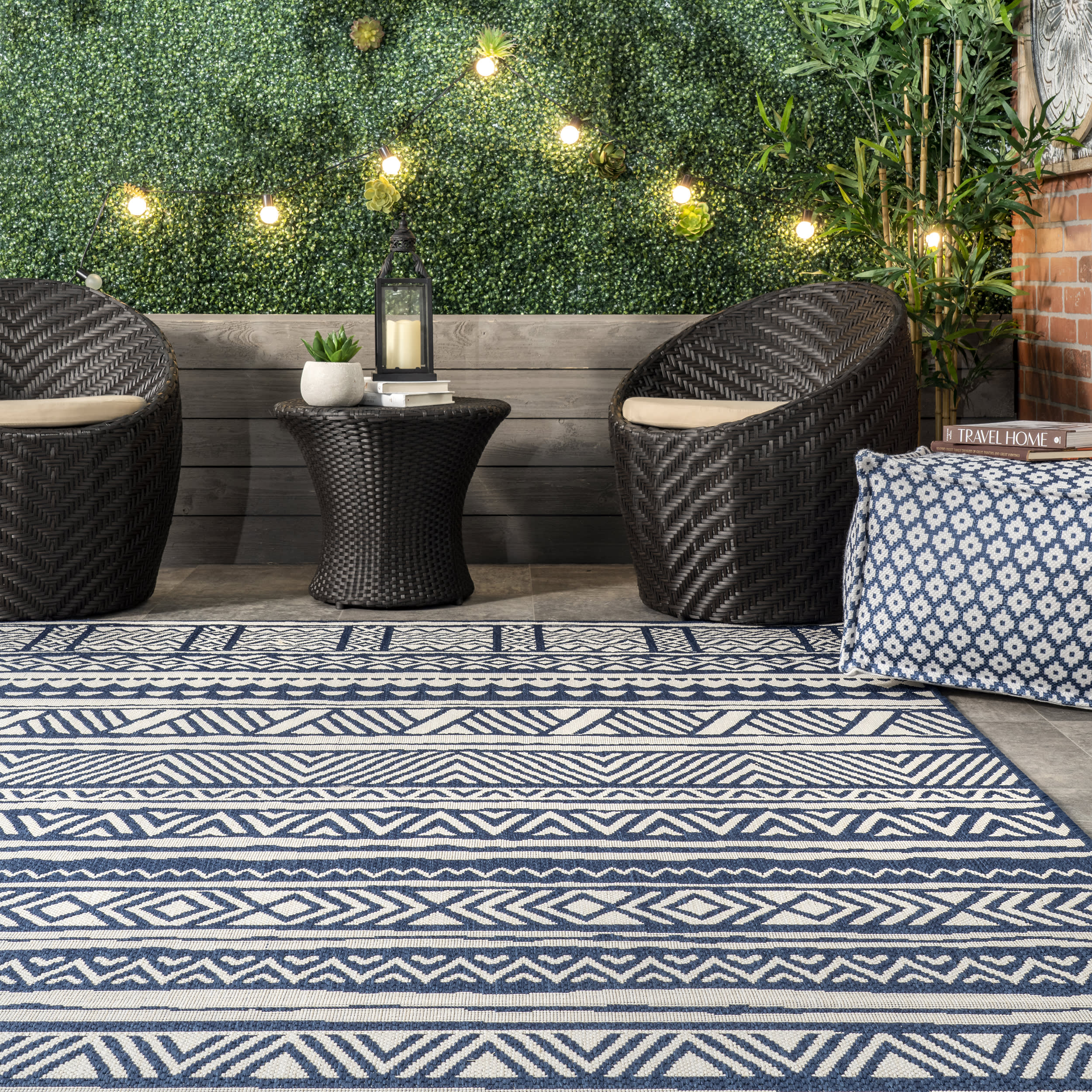 Striped Banded Indoor/Outdoor Rug | Navy - Image 4