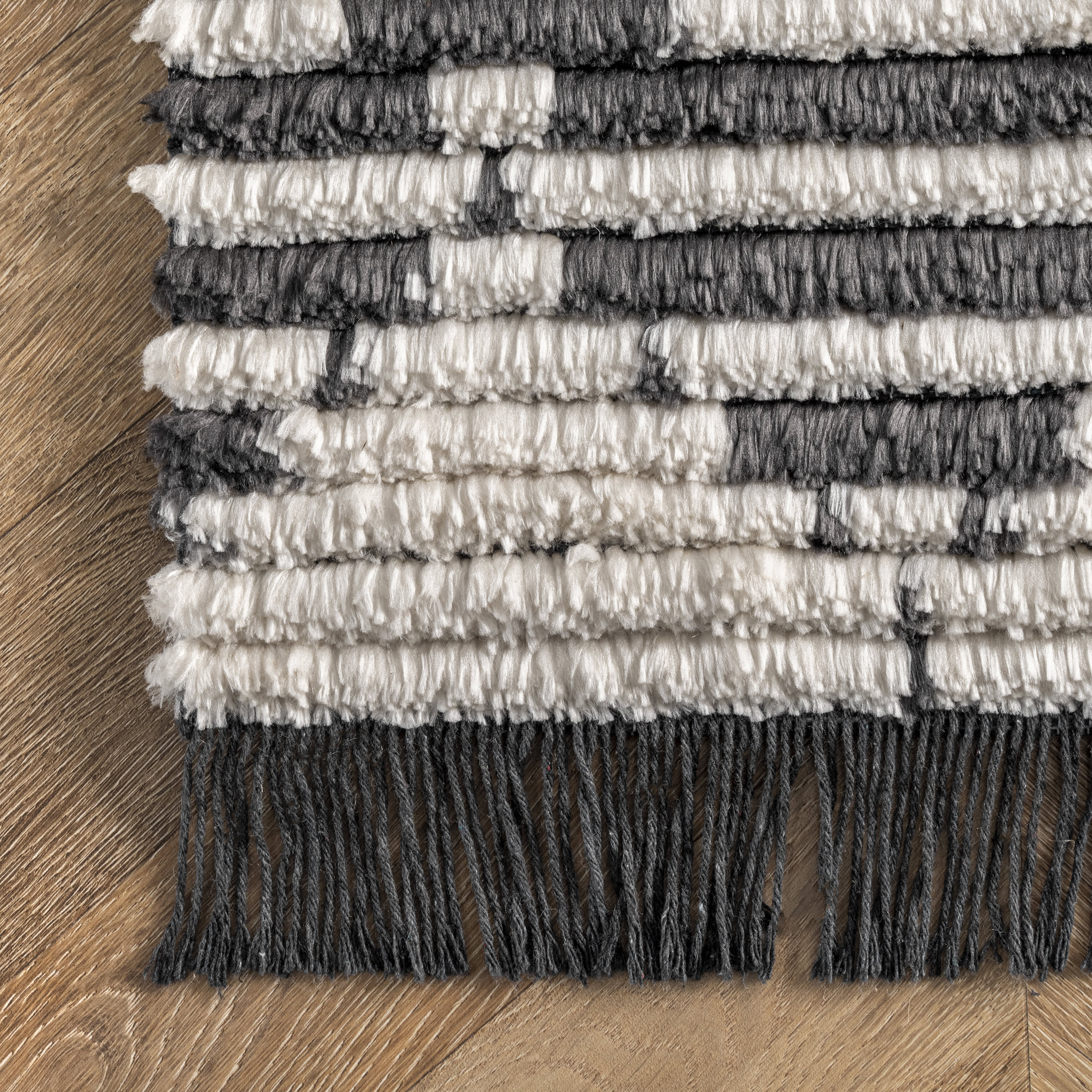 Striped Harlequin Tasseled Rug | Beige - Image 3