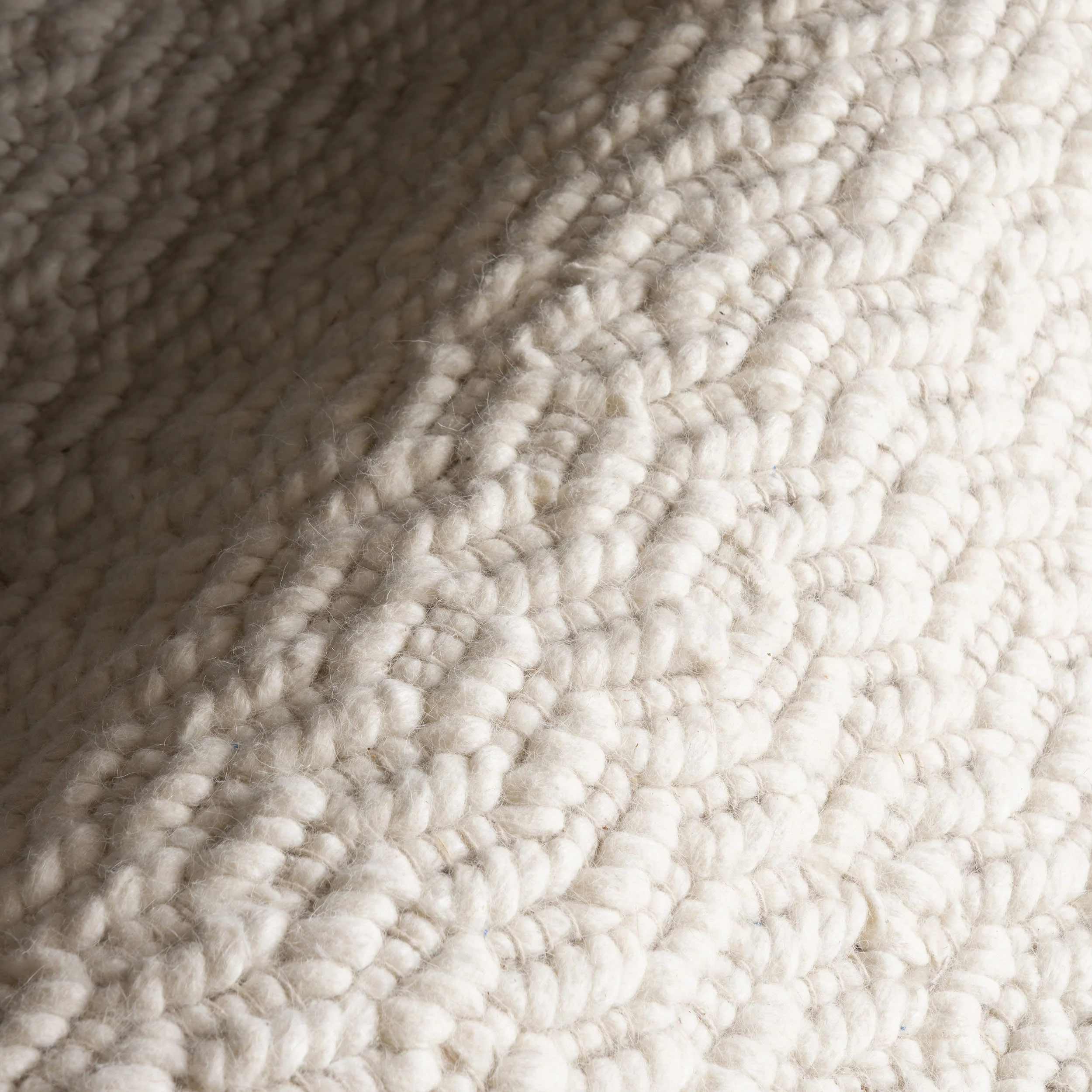 Sutton Solid Chevron Rug | Ivory - Image 3